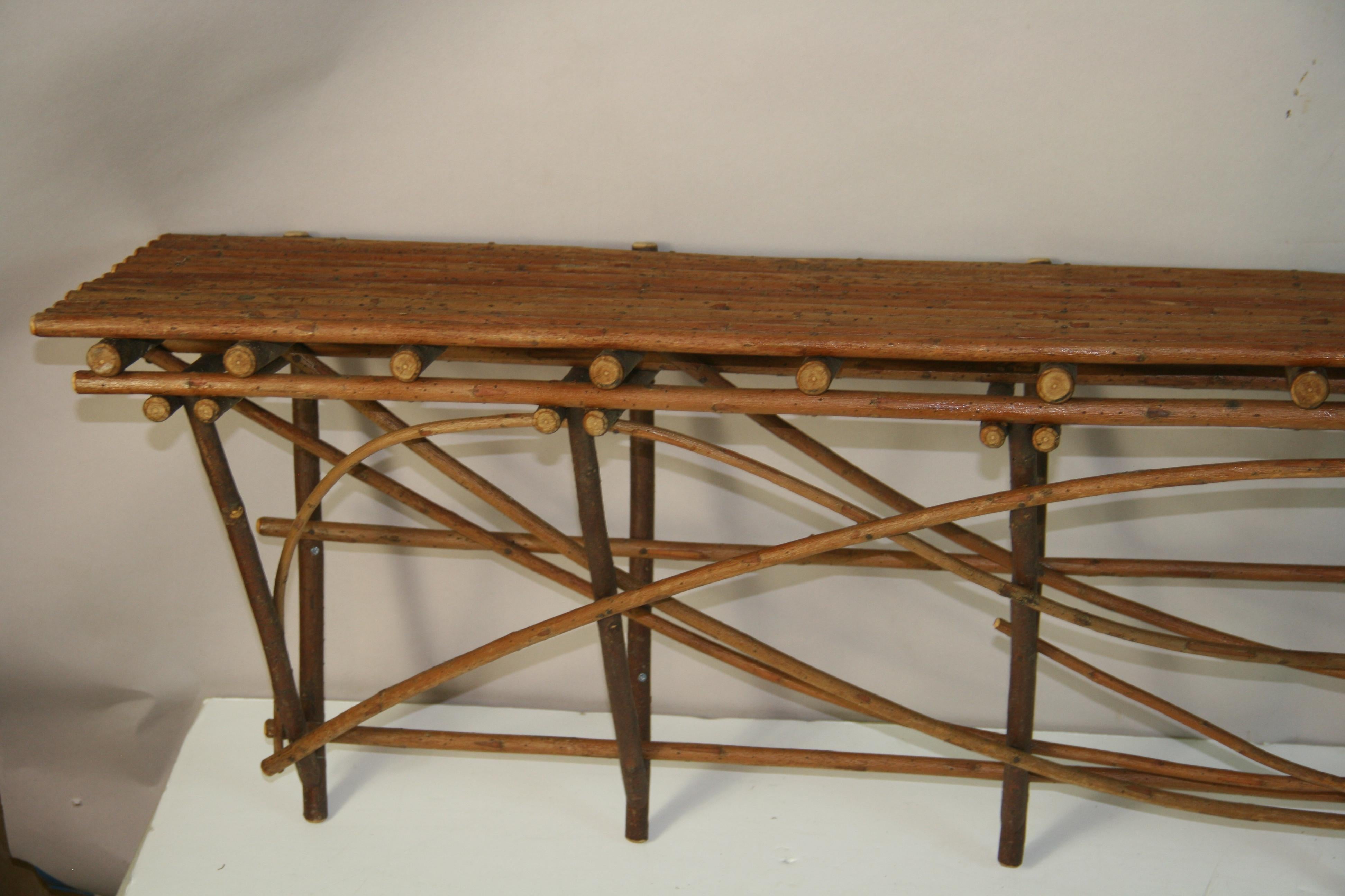 Adirondack  Primärer gebogener Zweig  Hand Made Weidenregale {2 verfügbar) im Angebot 2