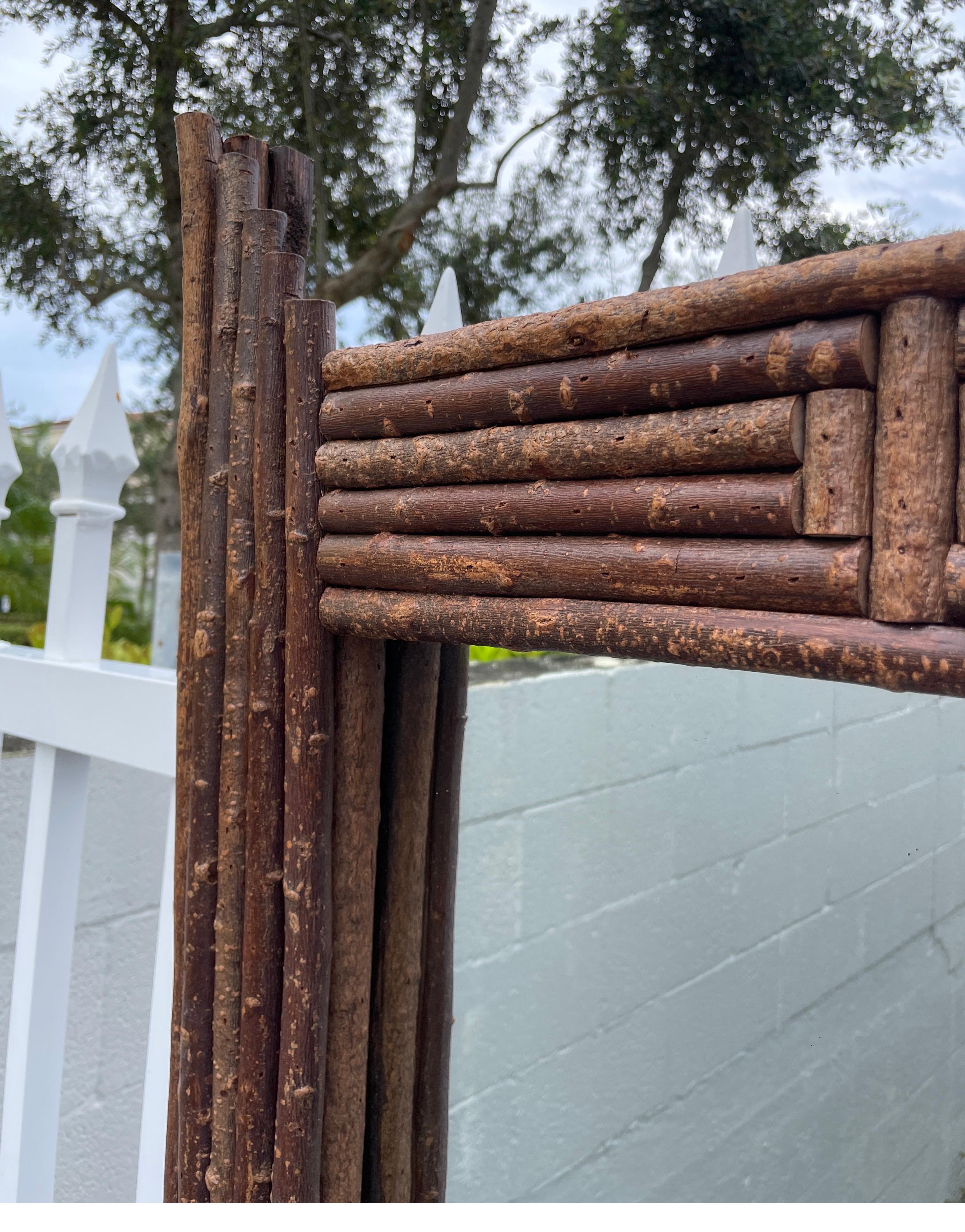 Espejo de madera estilo rústico Adirondack by La Lune en Bueno estado para la venta en West Palm Beach, FL