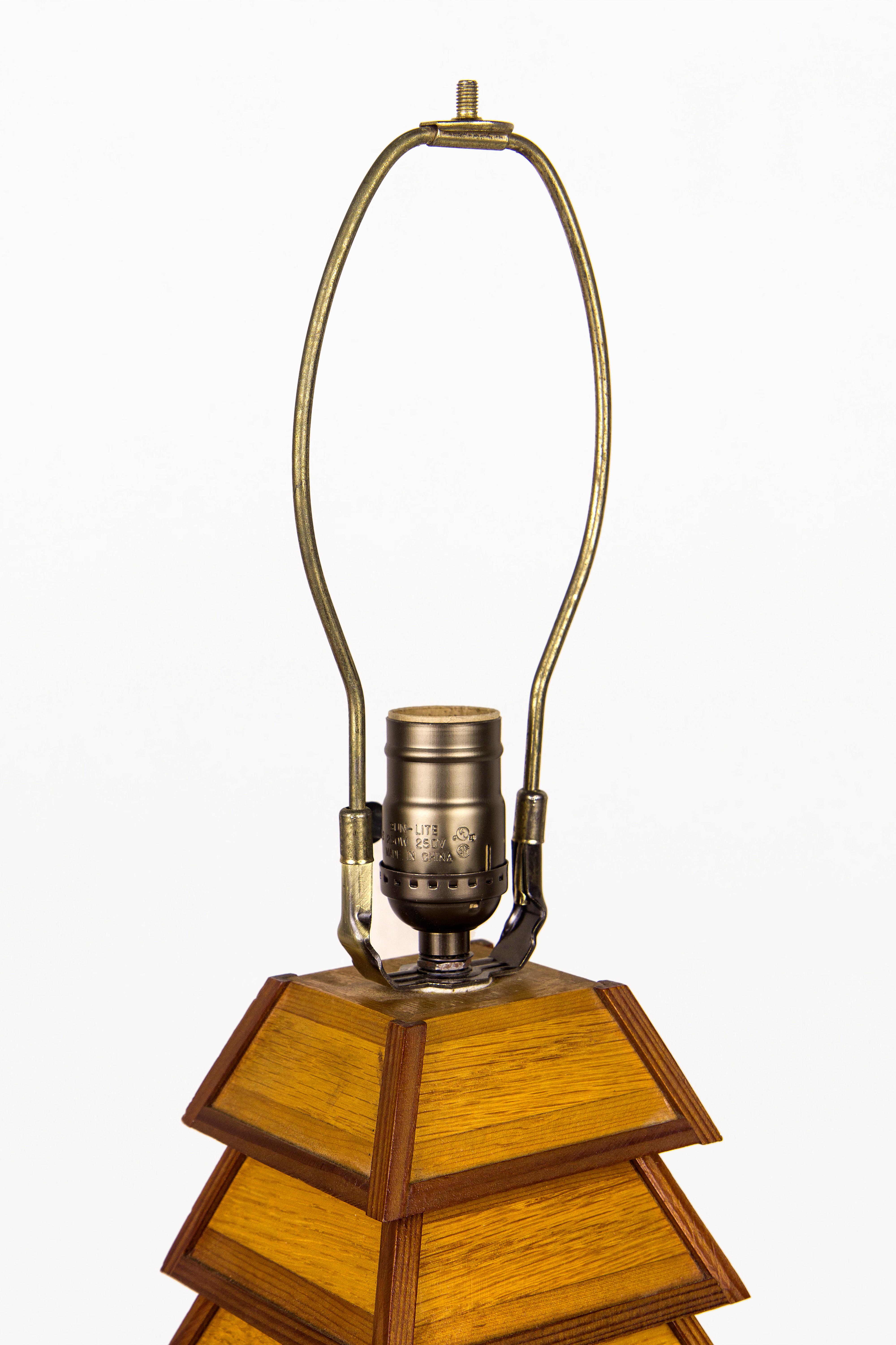 Adirondack wooden table lamp.
Wooden inlay marquetry
circa 1920, USA.
Good vintage condition.