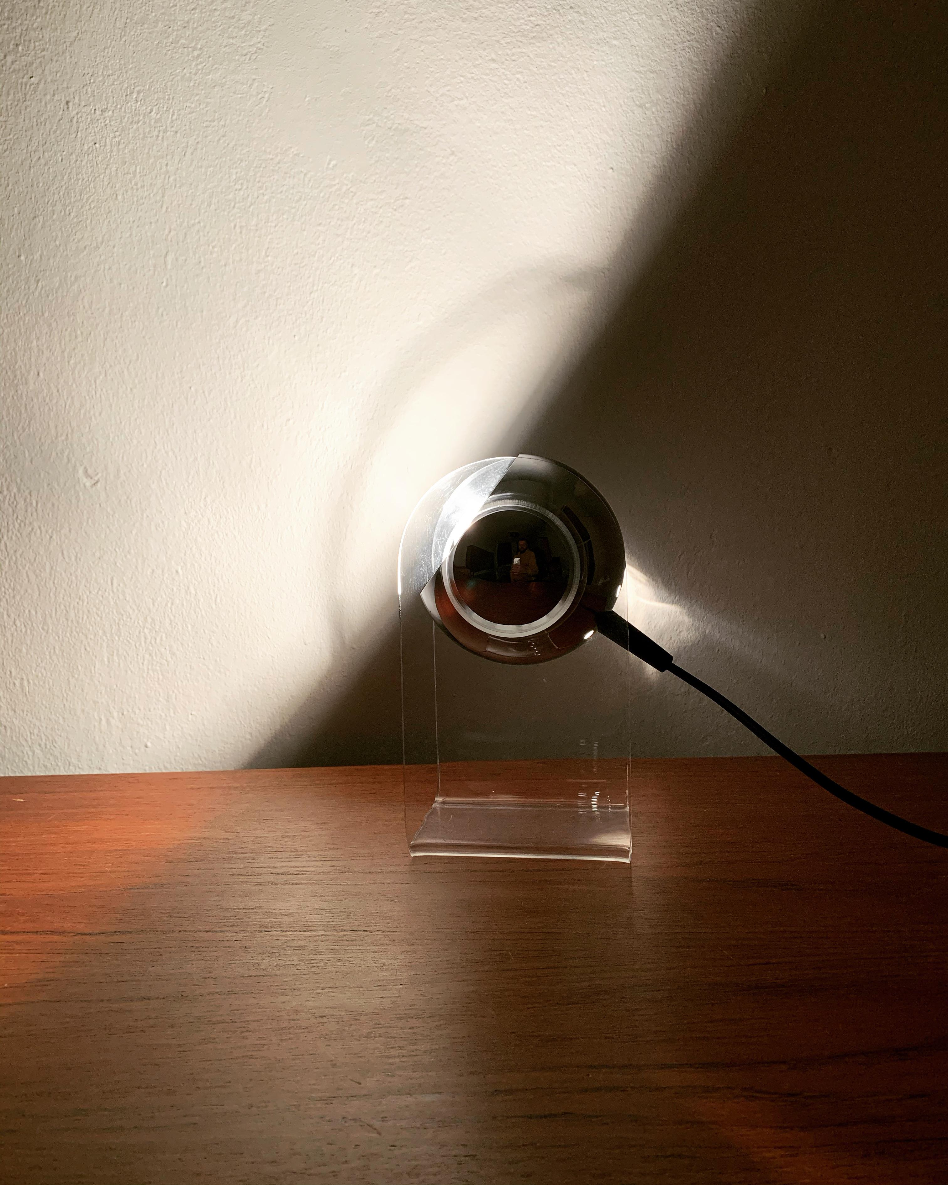 Adjustable Acrylic Space Age Table Lamp For Sale 2