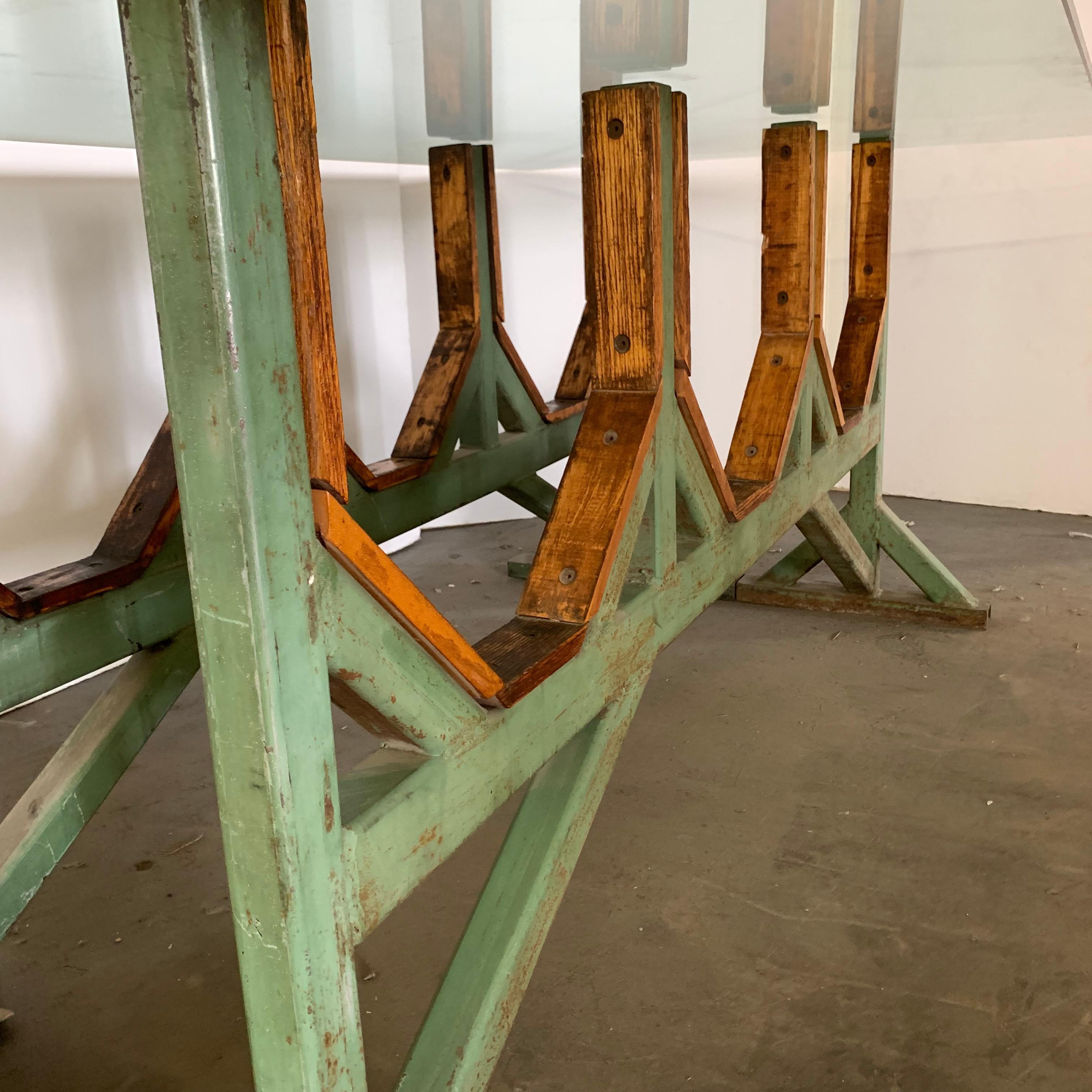 Zwei anpassbare industrielle Tischgestelle aus Metall und Holz für Esszimmer im Angebot 12