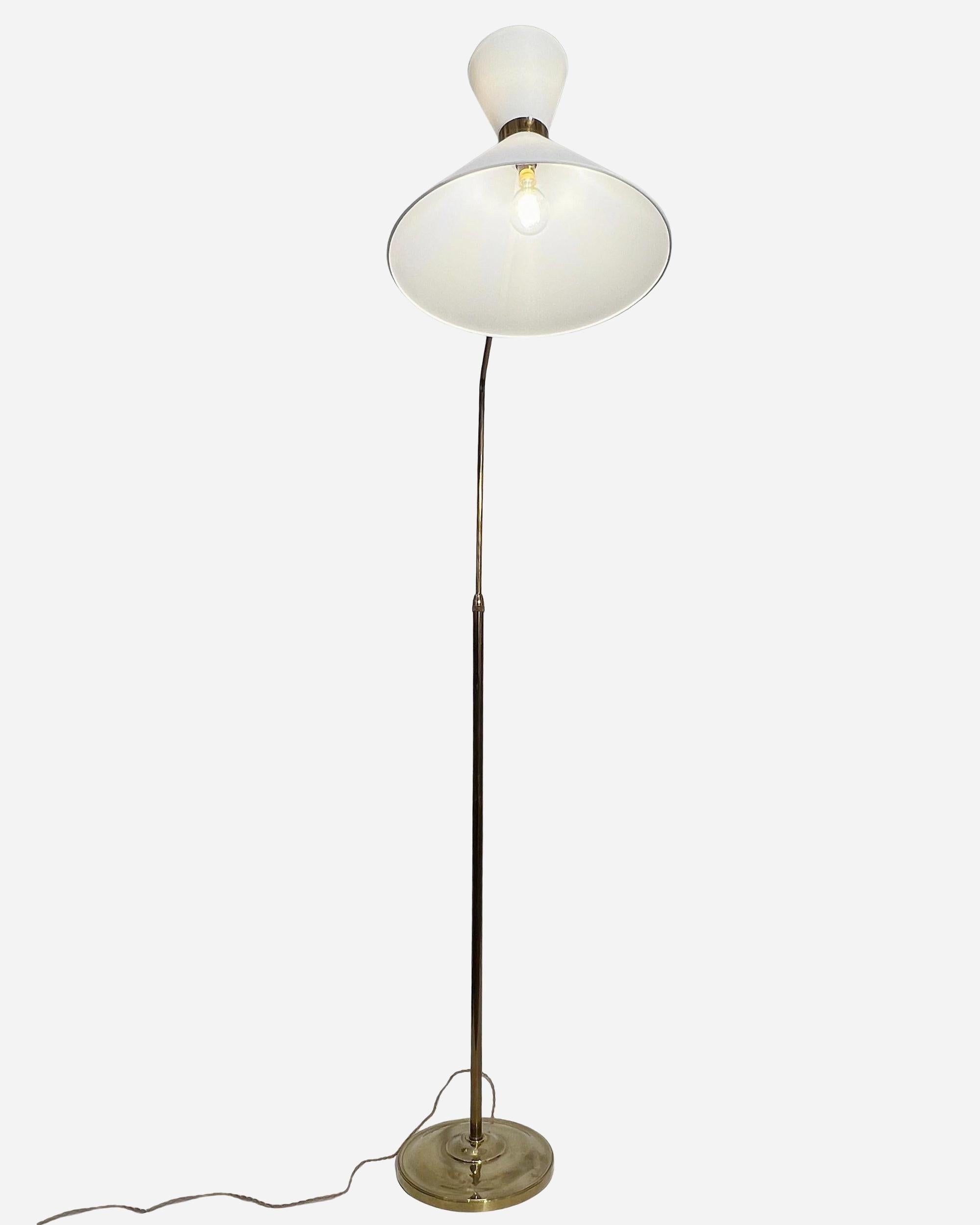 Lucidato Lampada da terra regolabile ed estensibile, di Maison Lunel, Parigi, Francia, circa 1950 in vendita