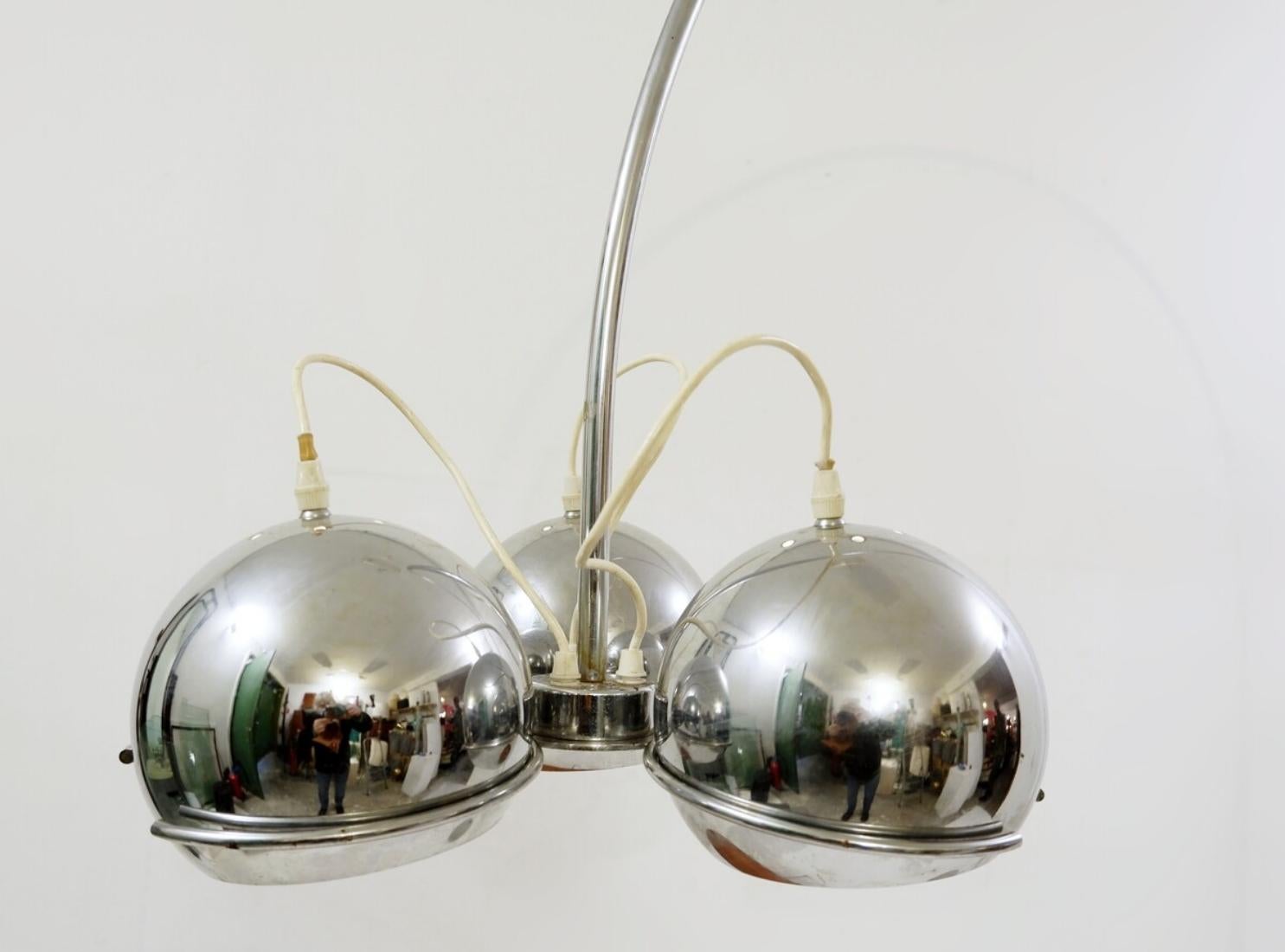 Chrome Adjustable arc floor lamp with three chrome globes, concrete base - 1970s For Sale