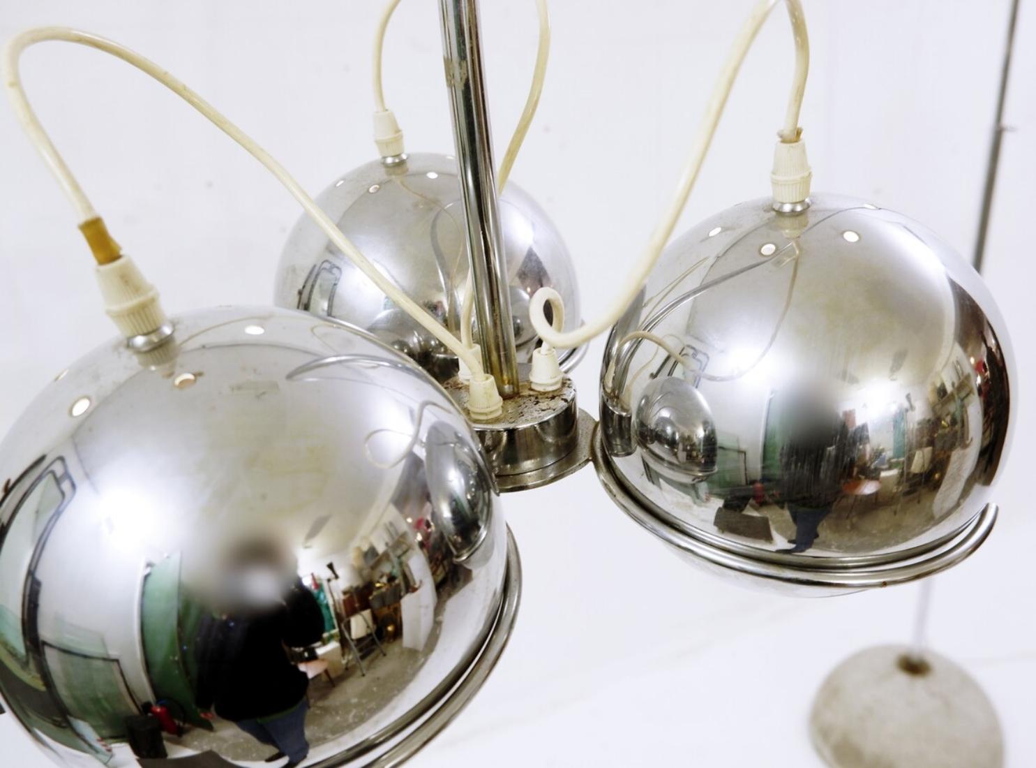 Adjustable arc floor lamp with three chrome globes, concrete base - 1970s For Sale 1