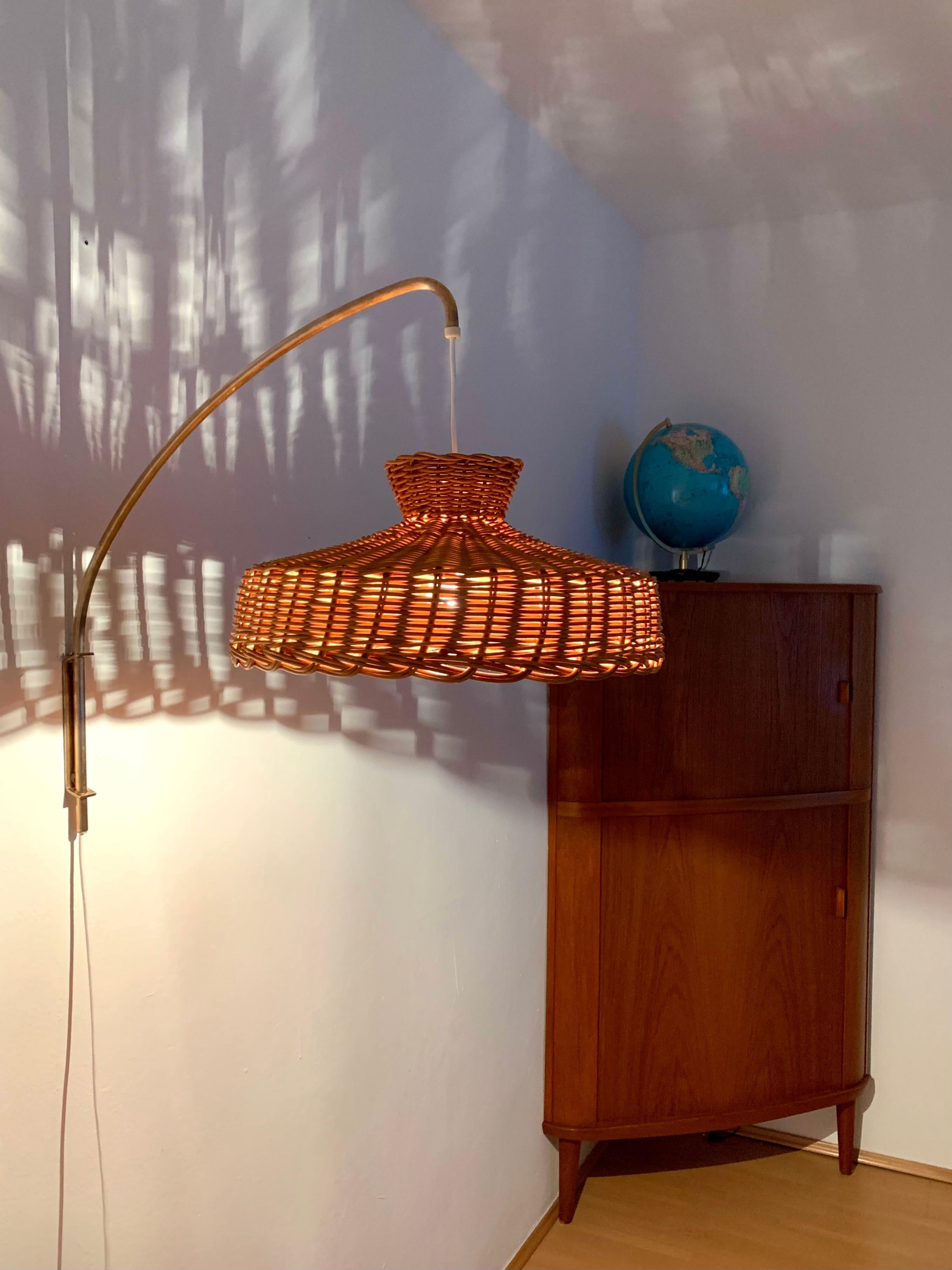 Adjustable arc wall lamp with wicker lampshade 1