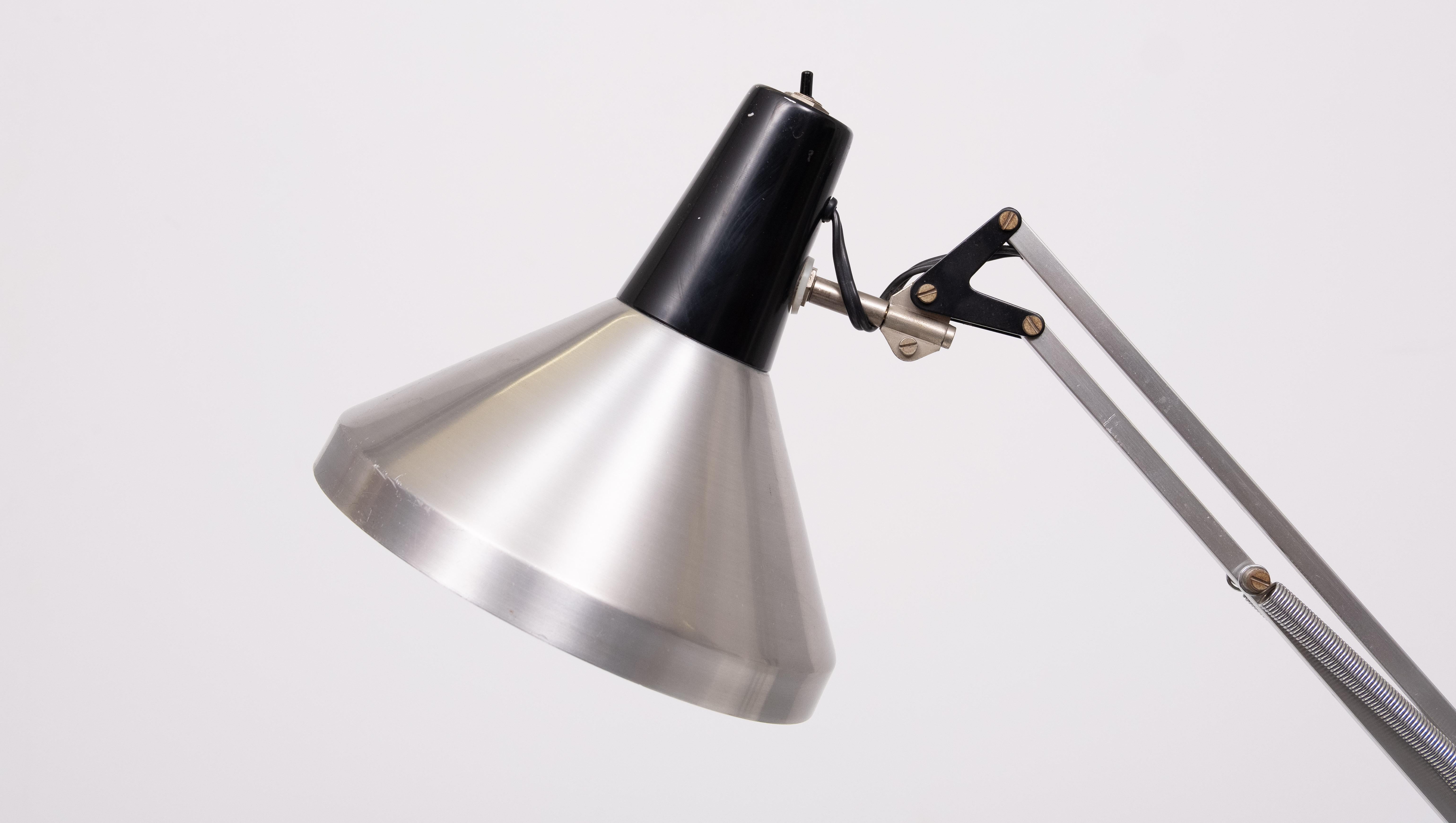 Adjustable Architect desk lamp model T9 by Hala, 1960s In Good Condition For Sale In Den Haag, NL