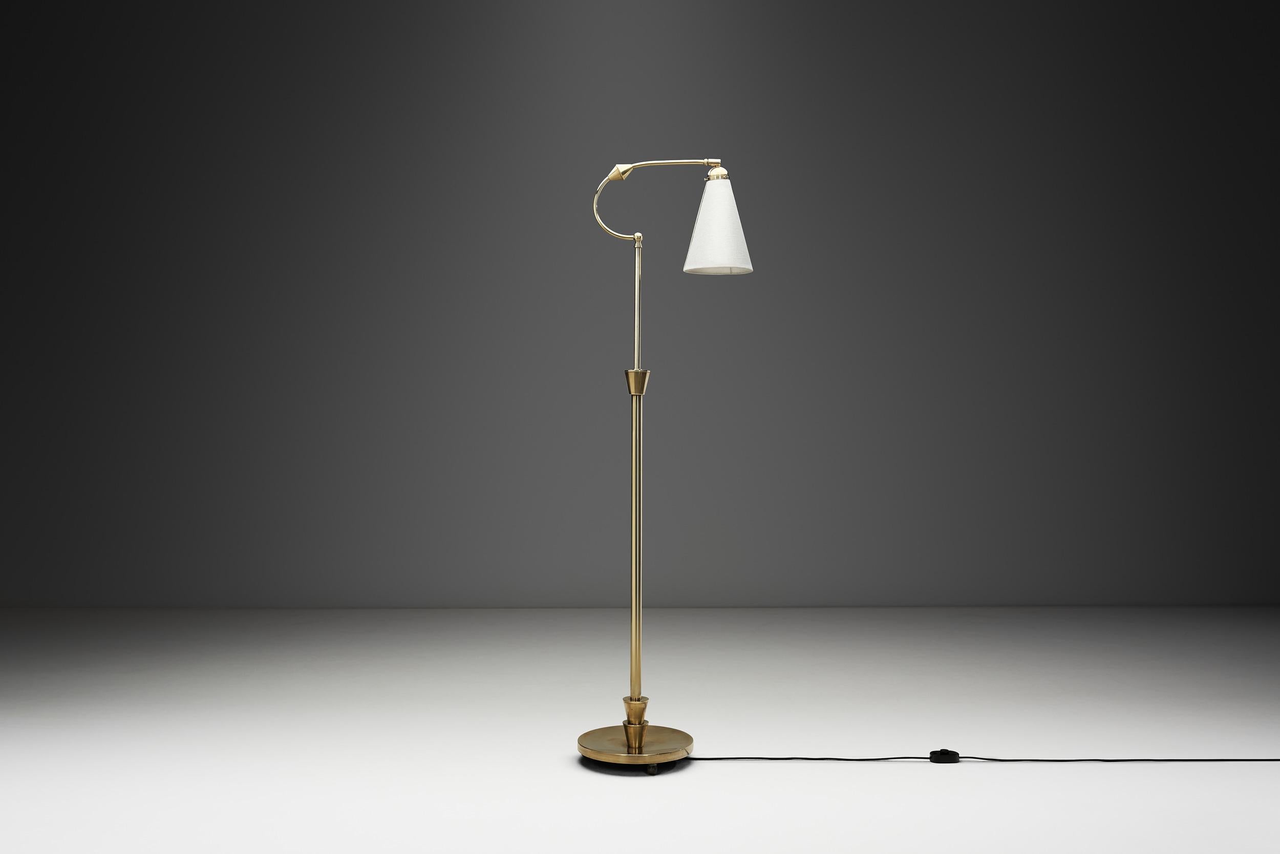 Scandinavo Lampada da terra regolabile Art Déco, Scandinavia Prima metà del XX secolo in vendita