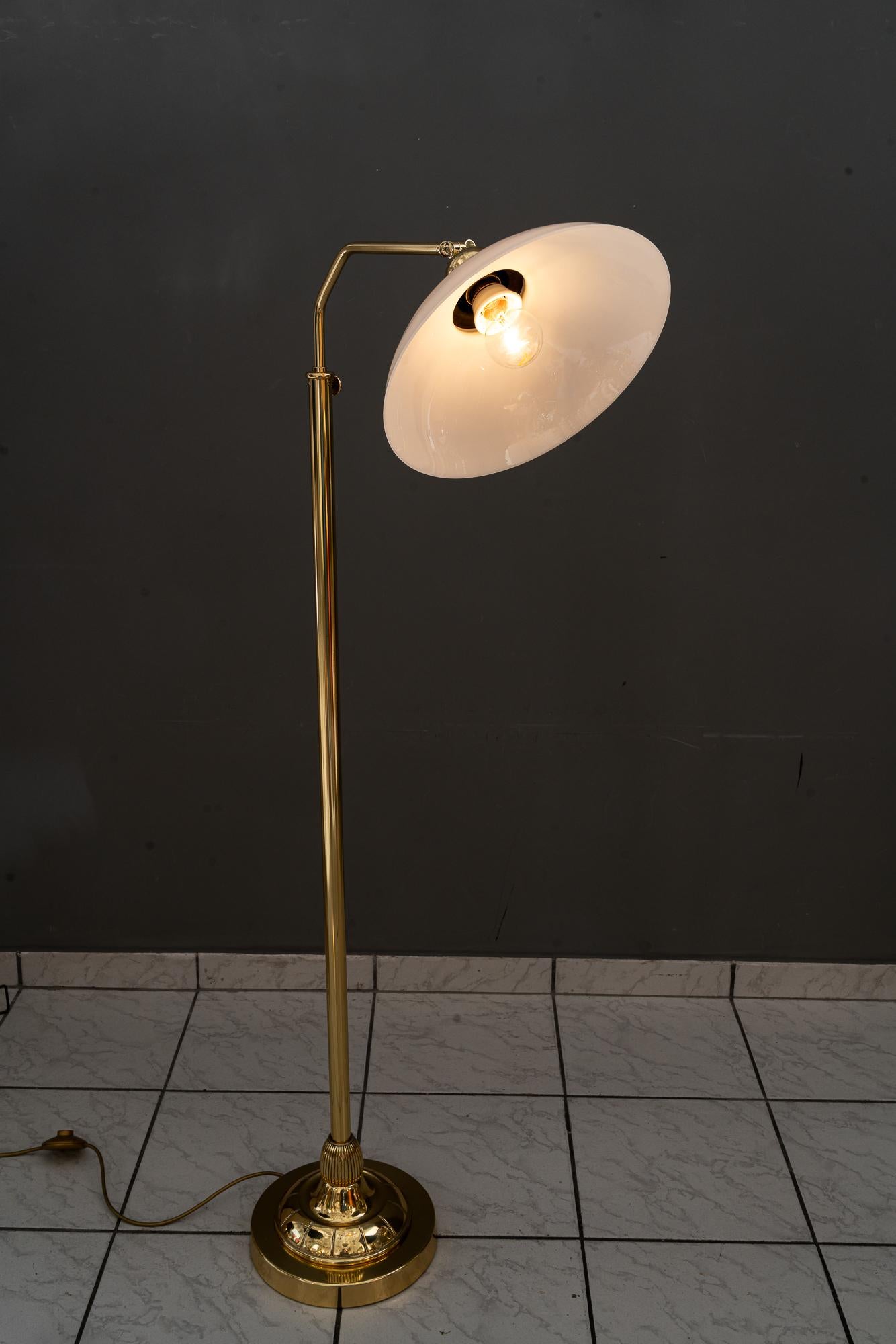 Adjustable Art Deco Floor lamp with original opal glass shade vienna around 1920 im Angebot 2