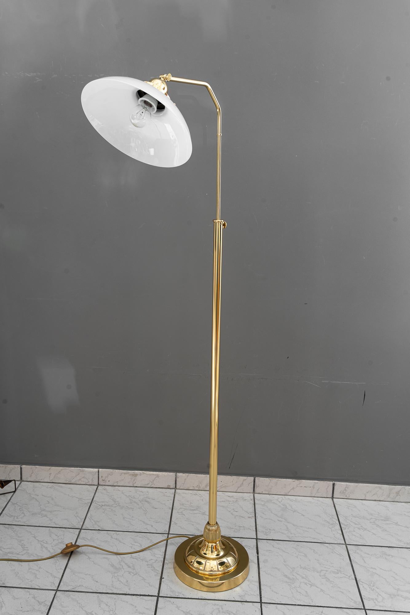 Adjustable Art Deco Floor lamp with original opal glass shade vienna around 1920 (Österreichisch) im Angebot
