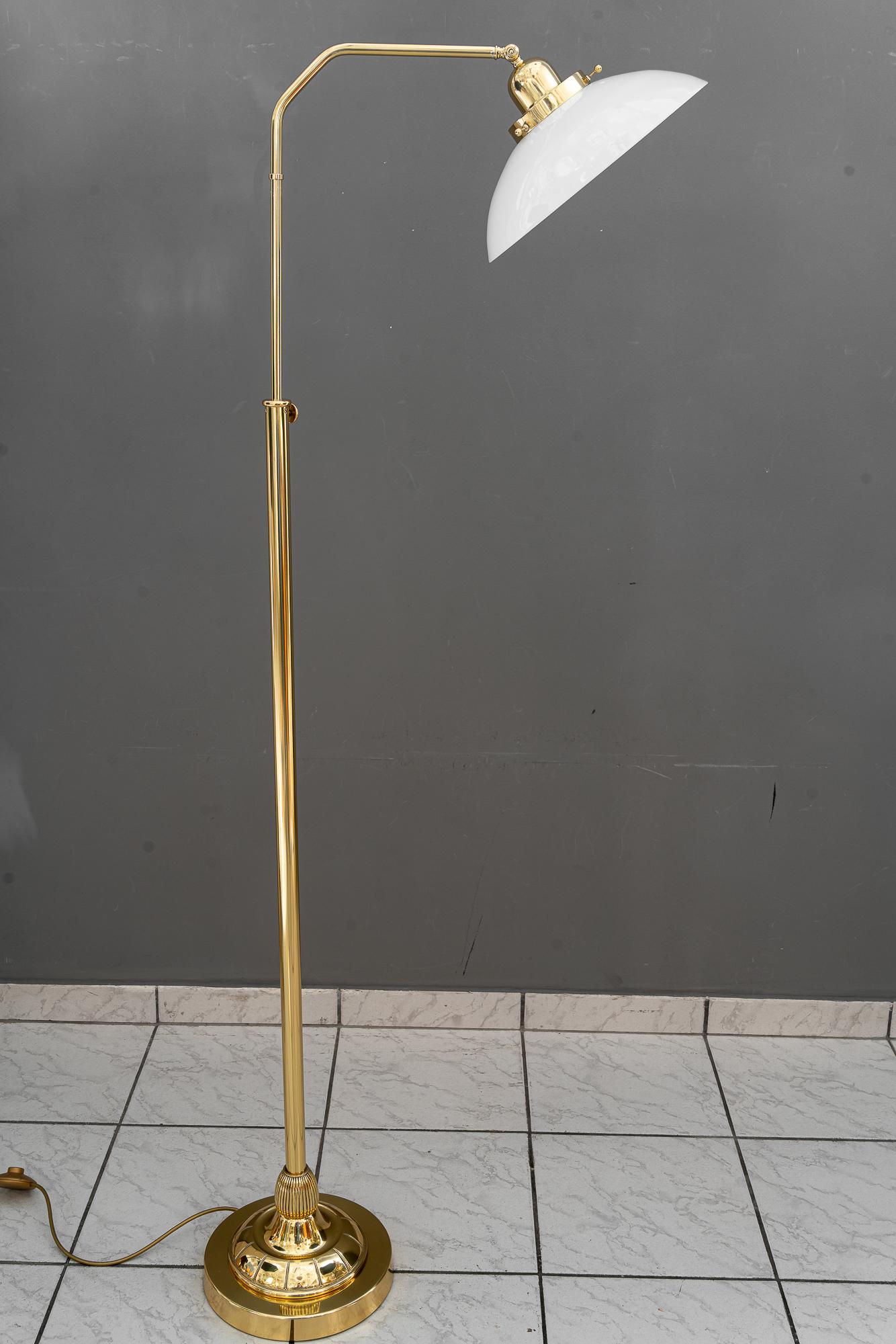 Adjustable Art Deco Floor lamp with original opal glass shade vienna around 1920 (Lackiert) im Angebot