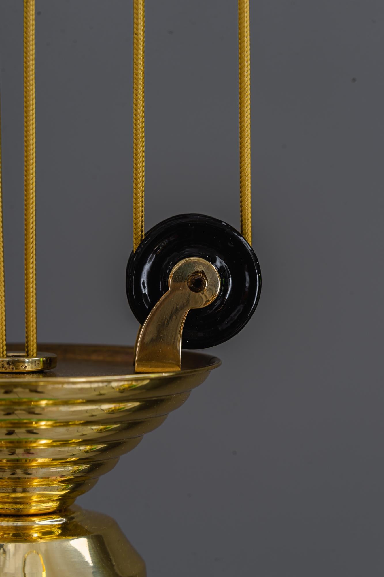 Adjustable art deco pendant vienna with original opal glass shade 1920s in vendita 2