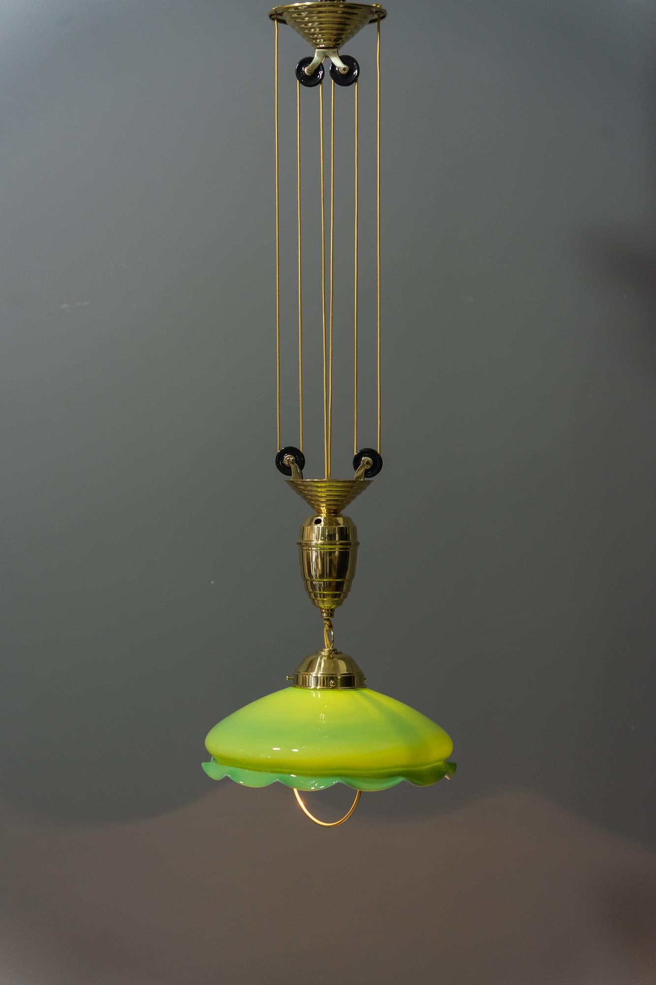 Adjustable art deco pendant vienna with original opal glass shade 1920s in vendita 10