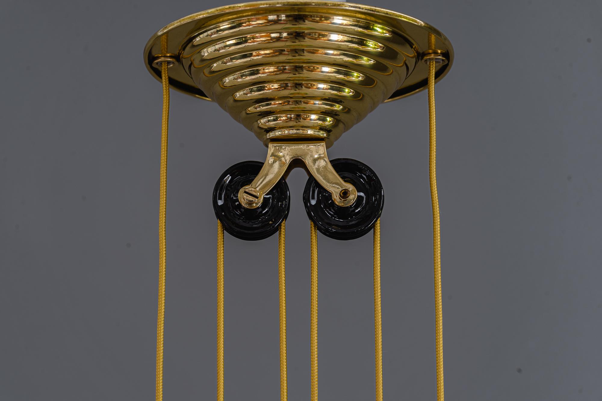 Adjustable art deco pendant vienna with original opal glass shade 1920s in vendita 1