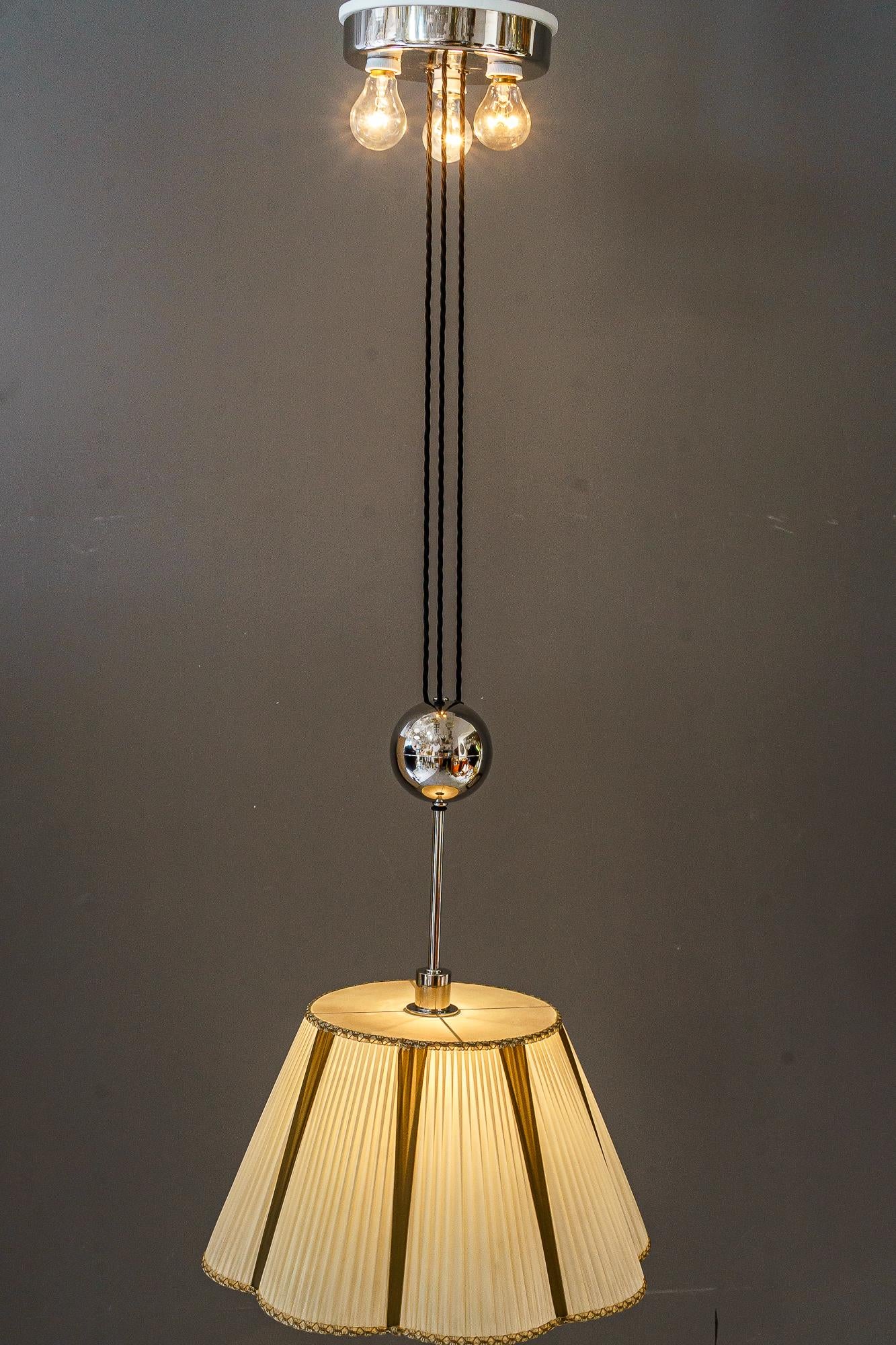 Ciondolo regolabile in stile art deco con paralume originale in tessuto, Vienna, 1920 circa in vendita 2