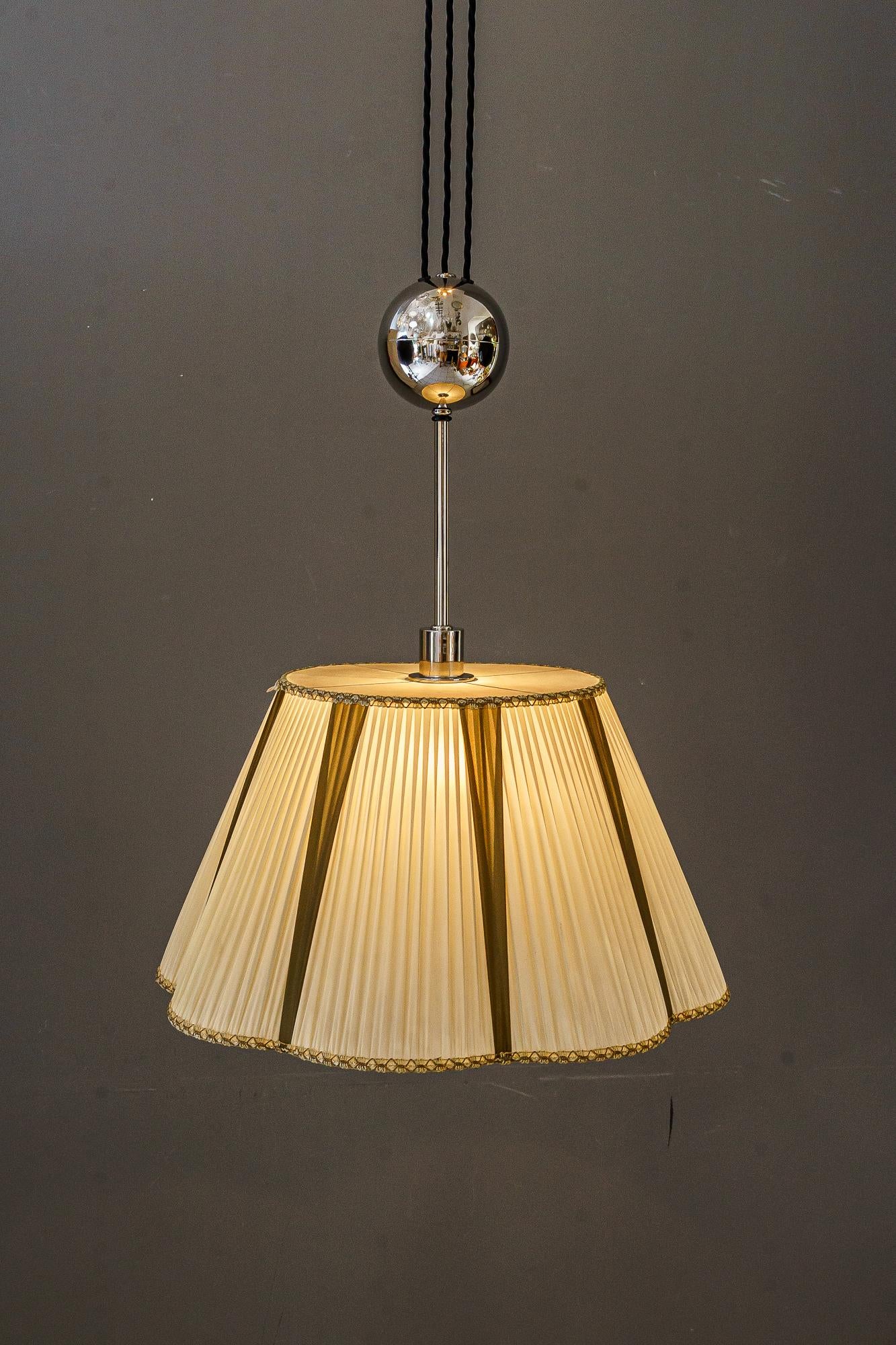 Ciondolo regolabile in stile art deco con paralume originale in tessuto, Vienna, 1920 circa in vendita 3