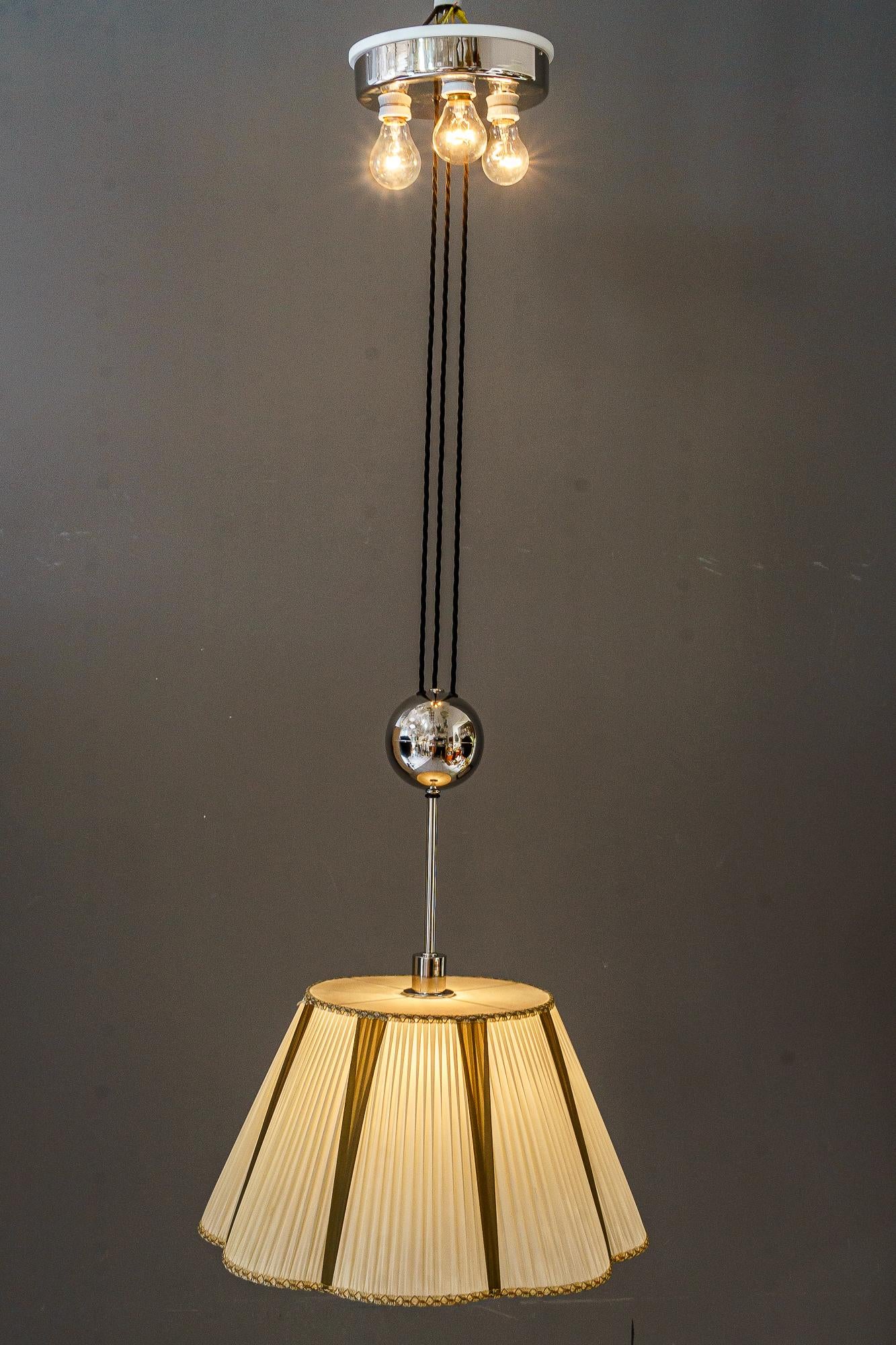 Ciondolo regolabile in stile art deco con paralume originale in tessuto, Vienna, 1920 circa in vendita 4