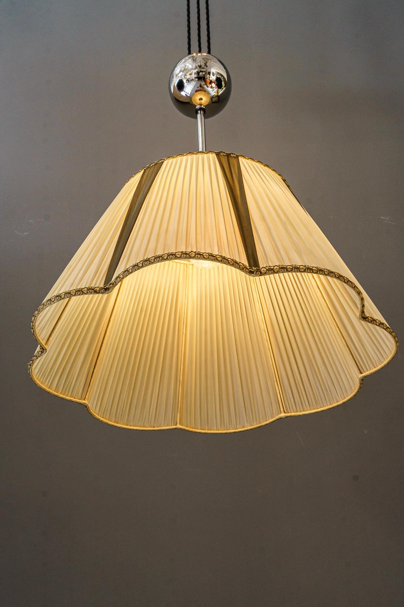 Ciondolo regolabile in stile art deco con paralume originale in tessuto, Vienna, 1920 circa in vendita 8