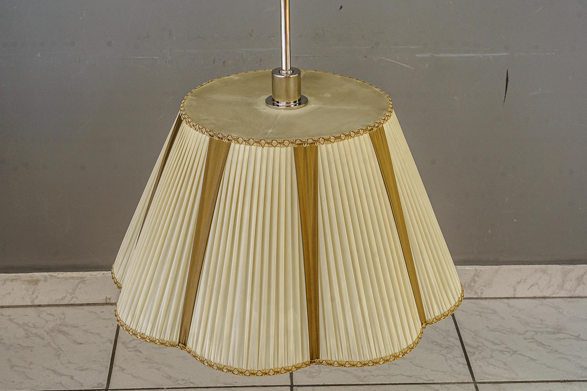 Austriaco Ciondolo regolabile in stile art deco con paralume originale in tessuto, Vienna, 1920 circa in vendita