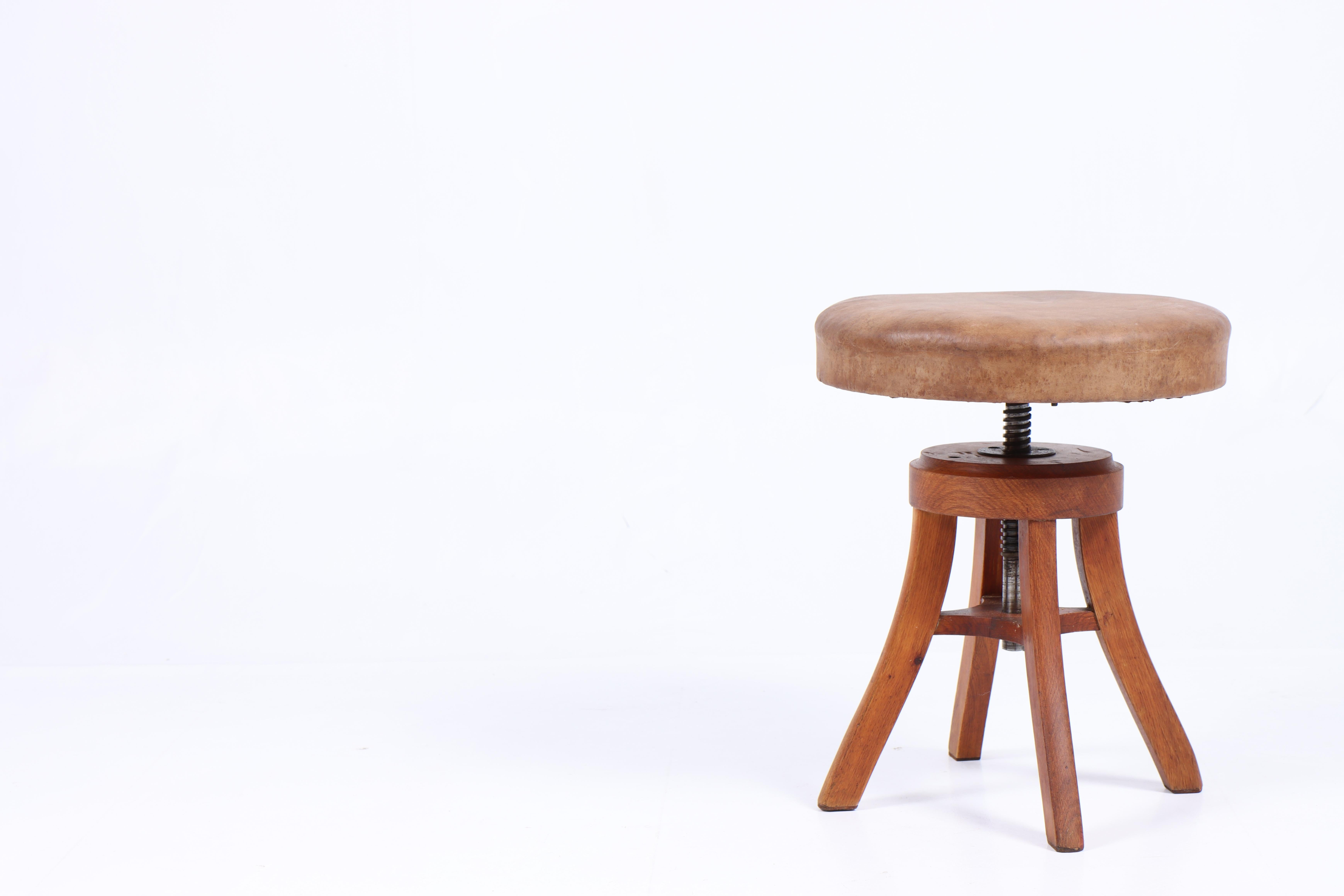 Mid-20th Century Adjustable Artist Stool in Oak and Patinated Leather, Denmark, 1930s For Sale