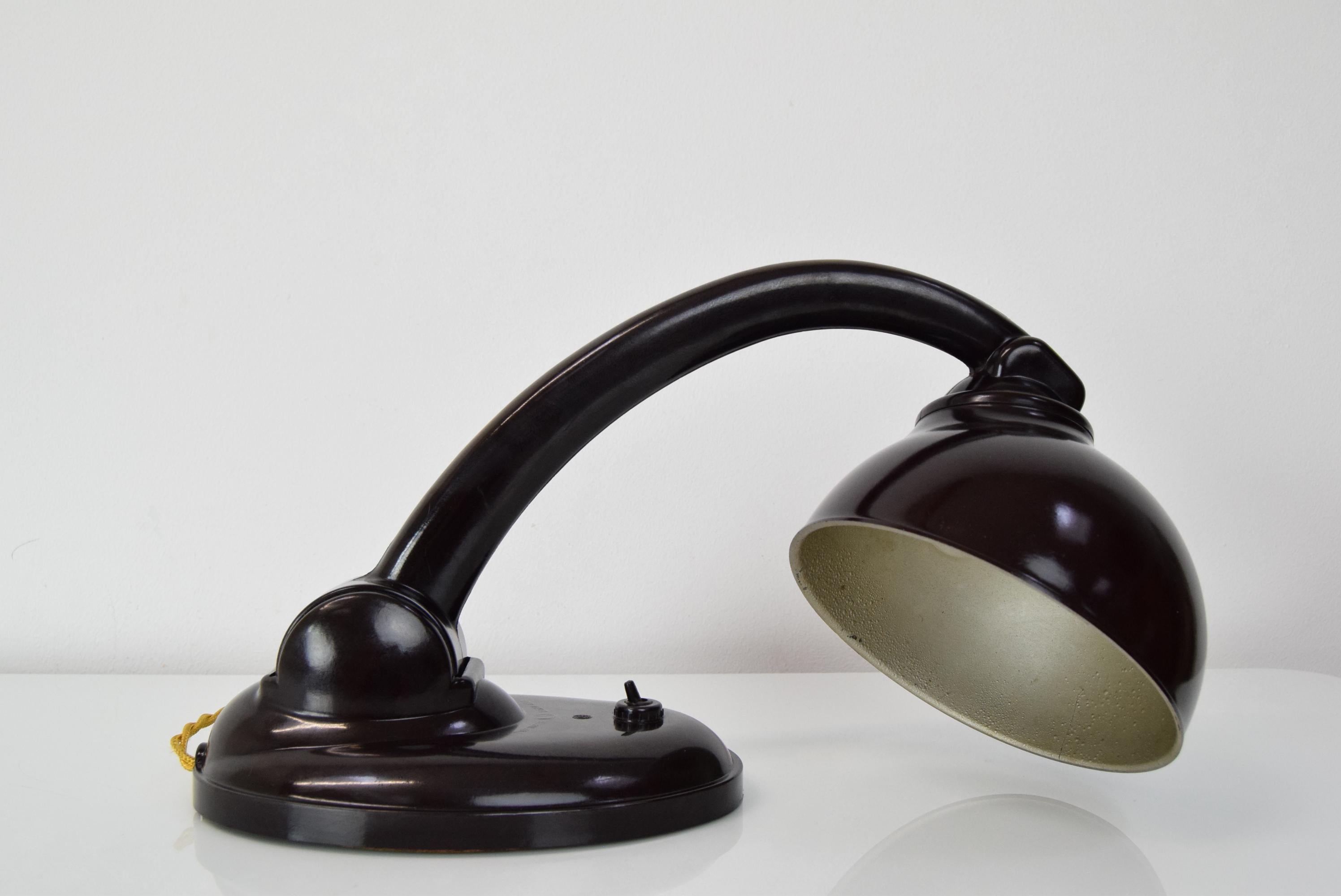 Adjustable Bakelite Table Lamp, by Eric Kirkman Cole, 1940's For Sale 2