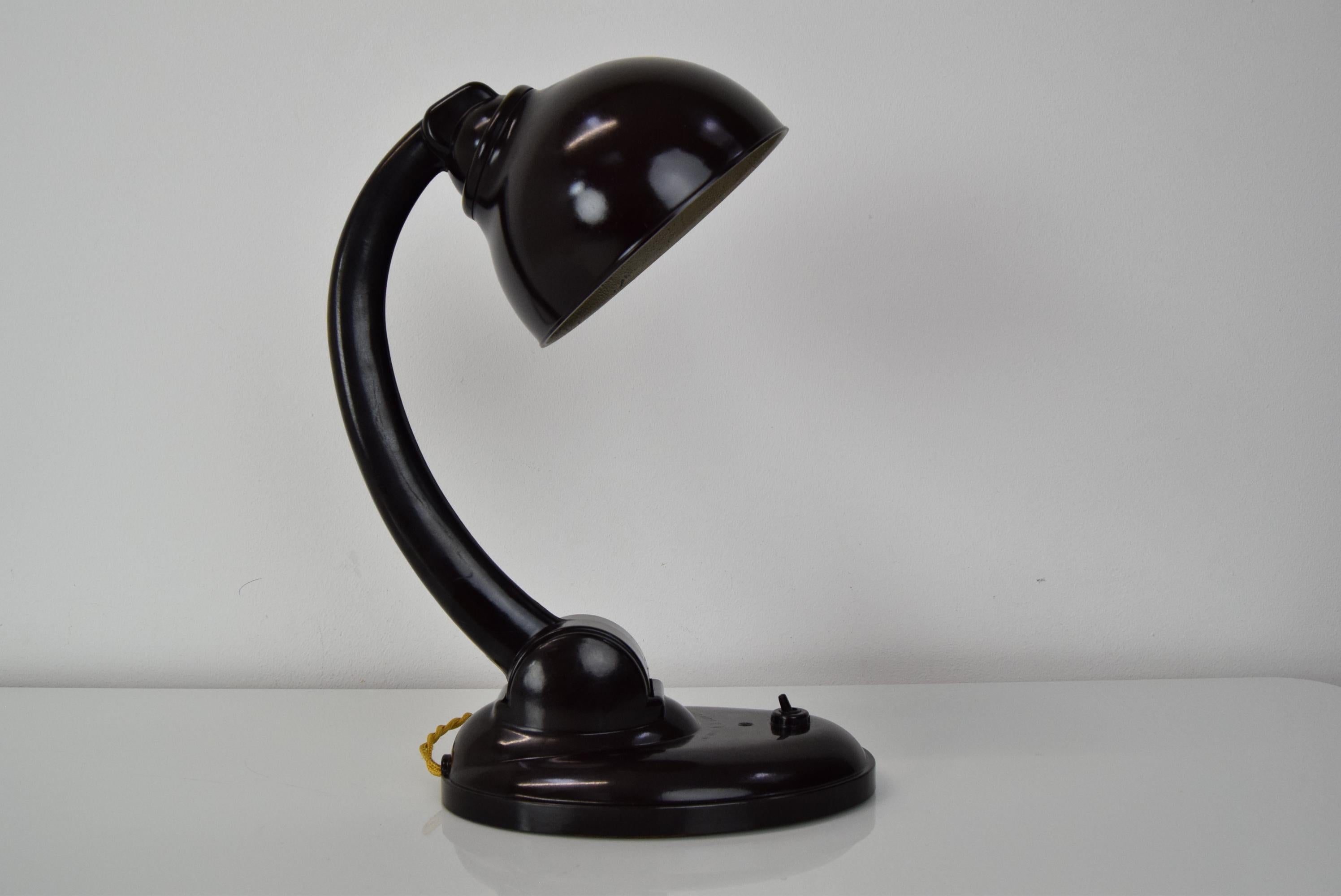 Adjustable Bakelite Table Lamp, by Eric Kirkman Cole, 1940's For Sale 3