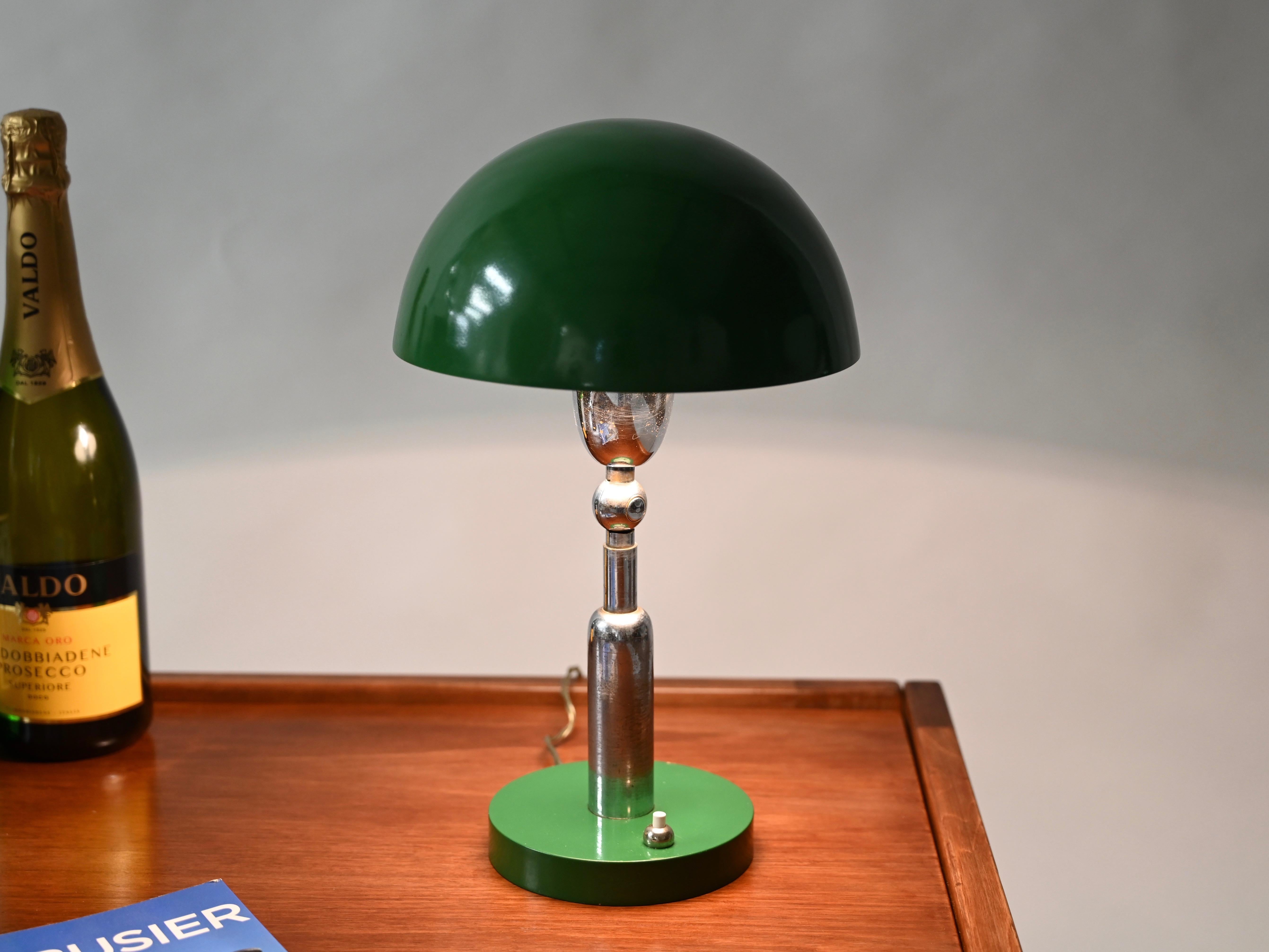 Verstellbare Bauhaus-Tischlampe in Grün aus Chrom und emailliertem Metall, Italien 1940er Jahre im Angebot 4