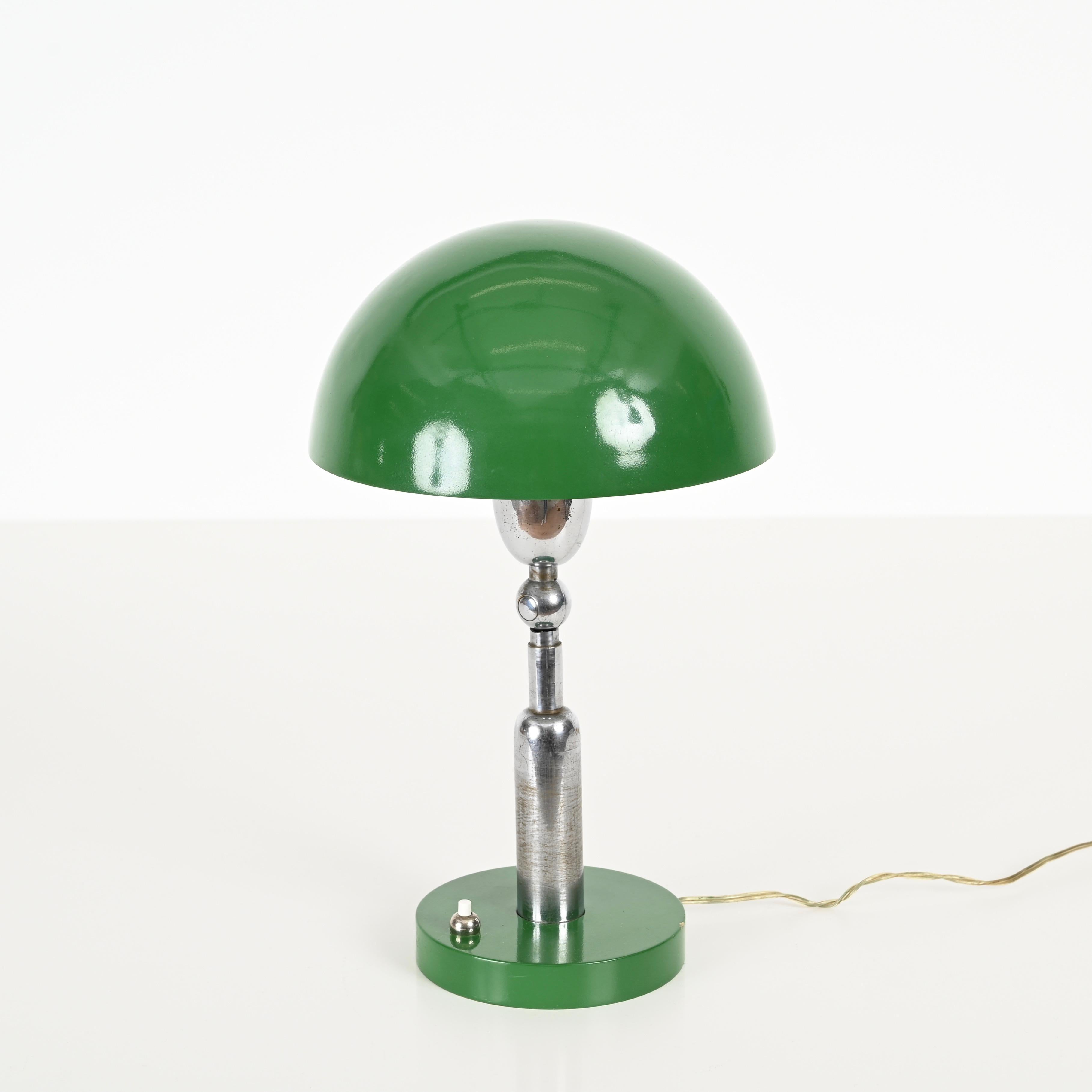 Verstellbare Bauhaus-Tischlampe in Grün aus Chrom und emailliertem Metall, Italien 1940er Jahre im Angebot 10