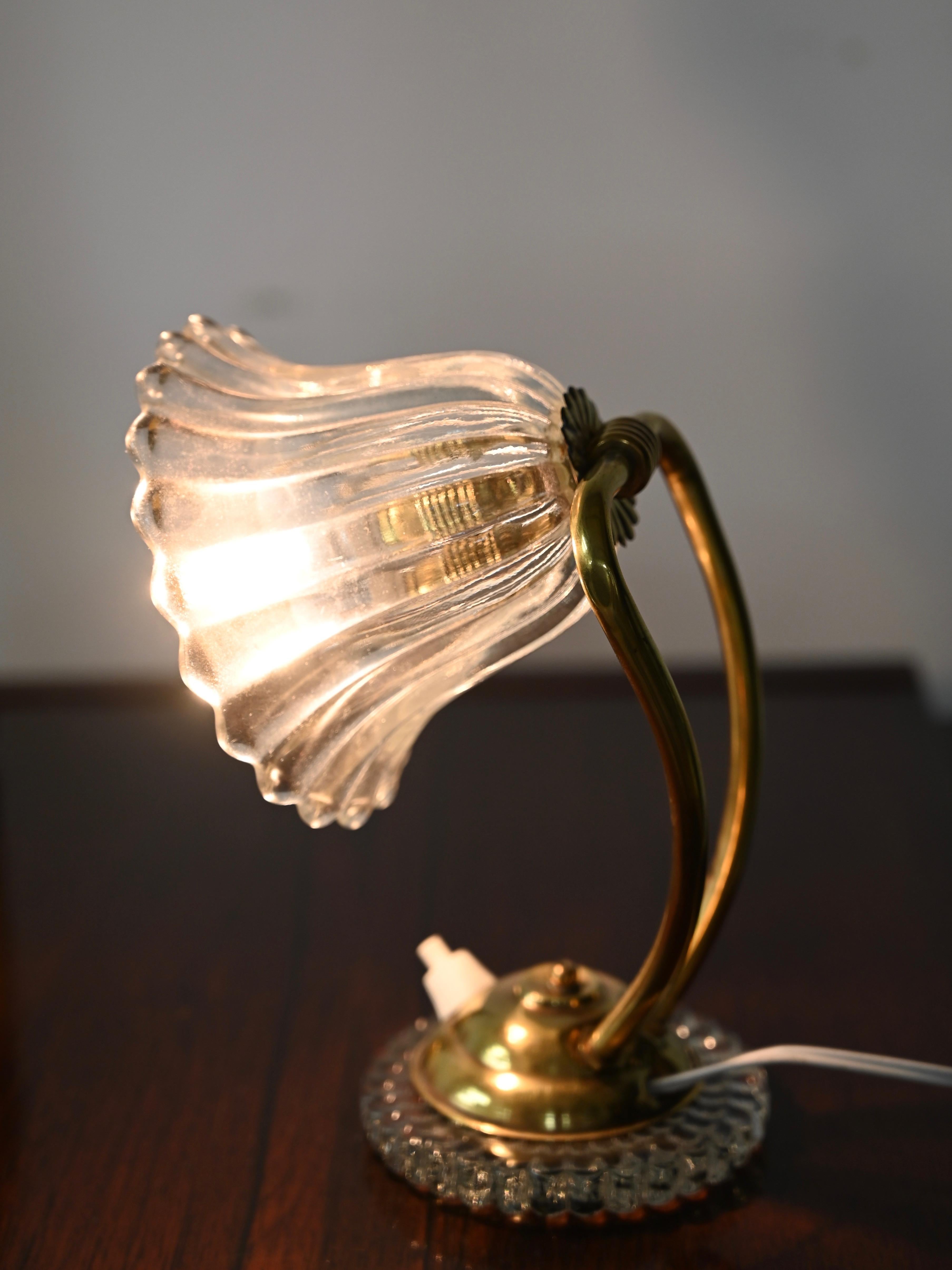 Adjustable Bell Table Lamp in Murano Glass and Brass by Barovier, Italy 1940s For Sale 7
