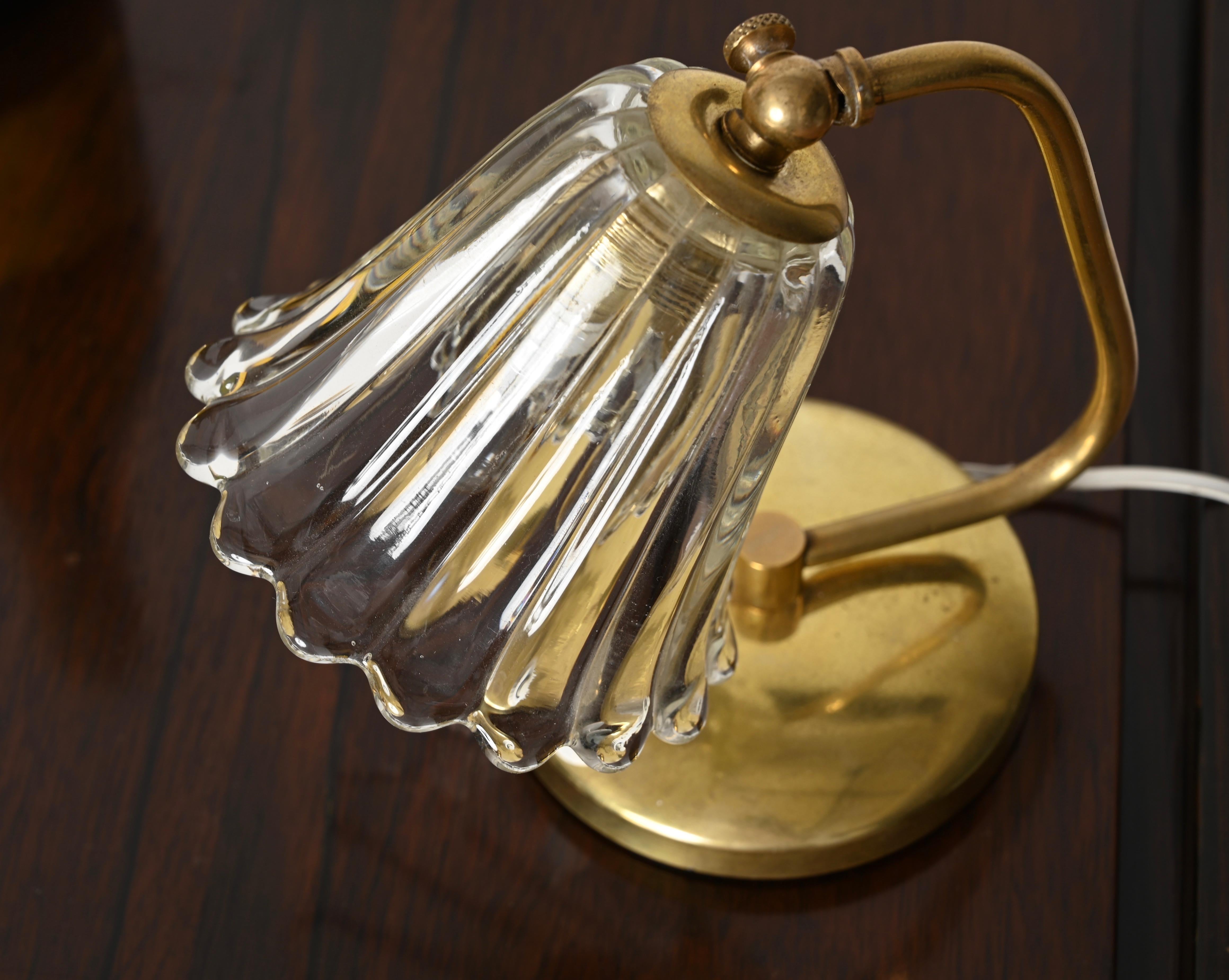 Laiton Lampe de table réglable en verre de Murano et laiton par Barovier, Italie, années 1940 en vente