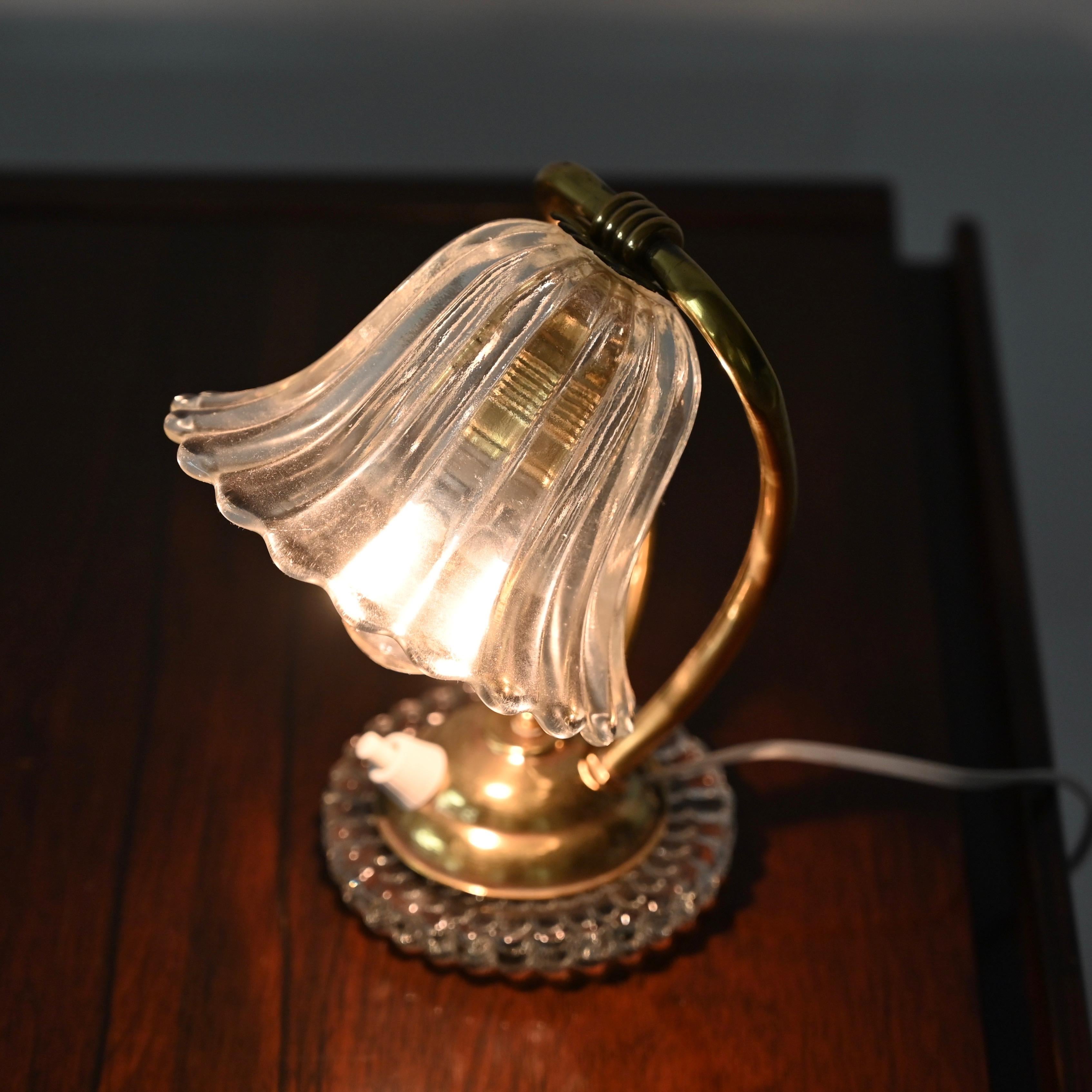 Adjustable Bell Table Lamp in Murano Glass and Brass by Barovier, Italy 1940s For Sale 2