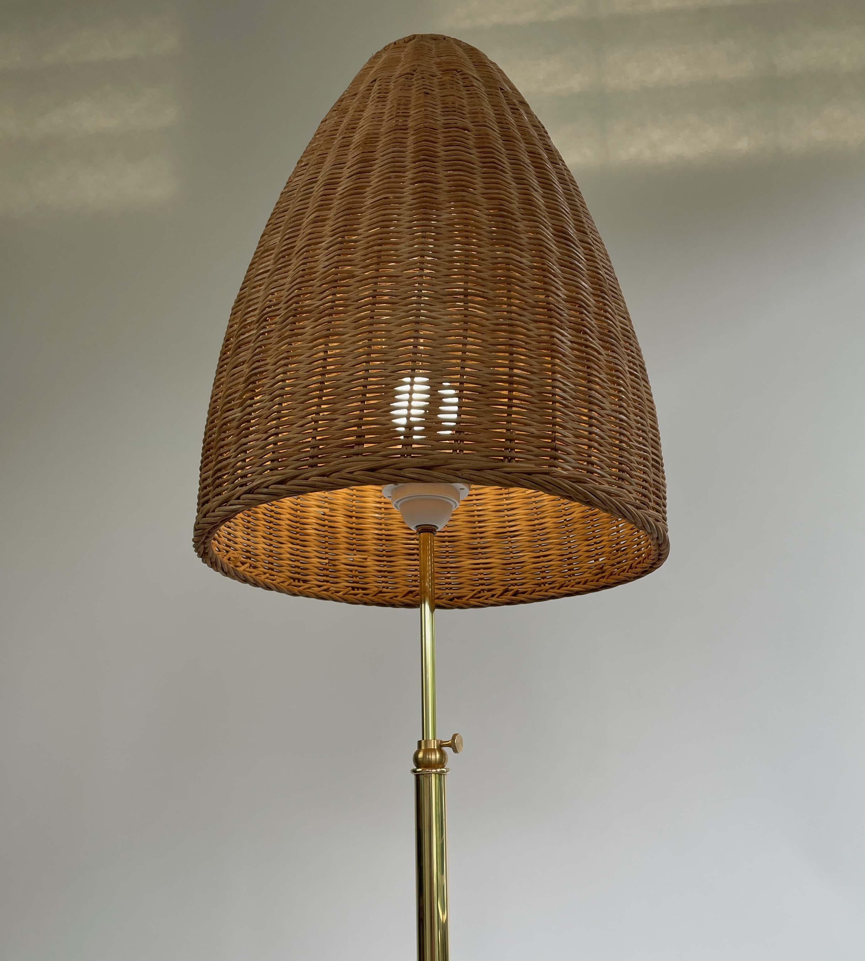 Adjustable 'Bienenkorb' Wicker Brass Floor Lamp, Jt Kalmar Style, Austria 1950s For Sale 7