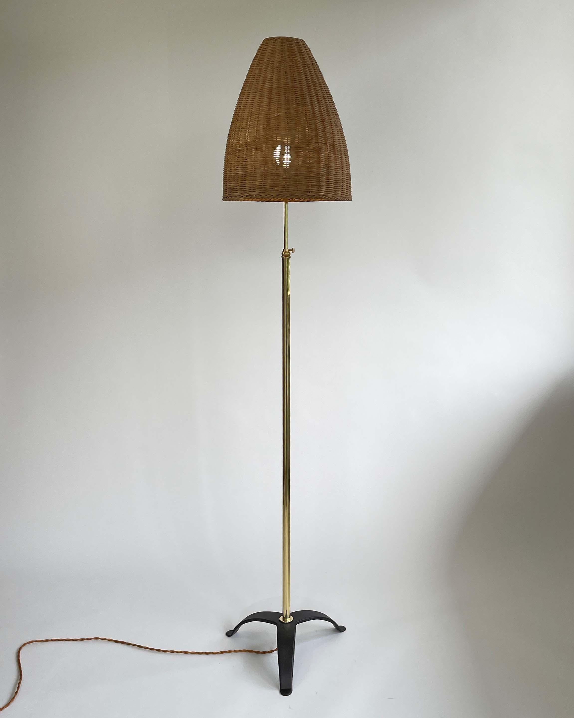Mid-Century Modern Adjustable 'Bienenkorb' Wicker Brass Floor Lamp, Jt Kalmar Style, Austria 1950s For Sale