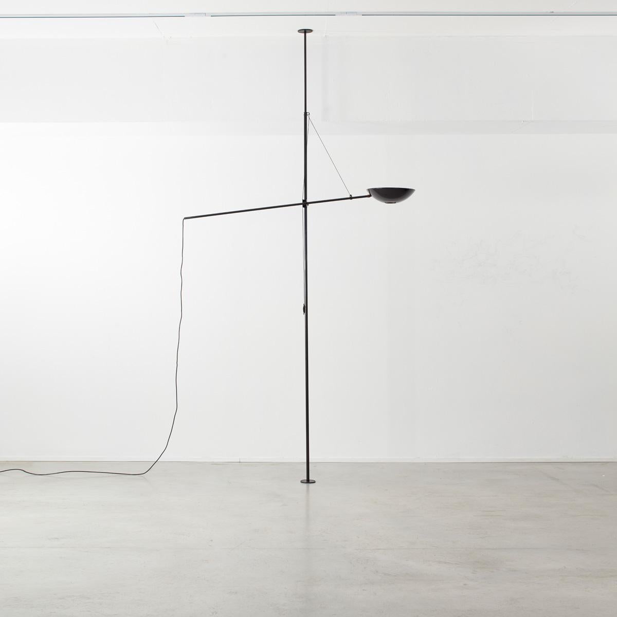 The Bigo floor to ceiling lamp by Italian manufacturer Valenti is an interesting architectural exploration of the possibilities of interior lighting. The main stem is height adjustable allowing the user to compress it between the floor and ceiling