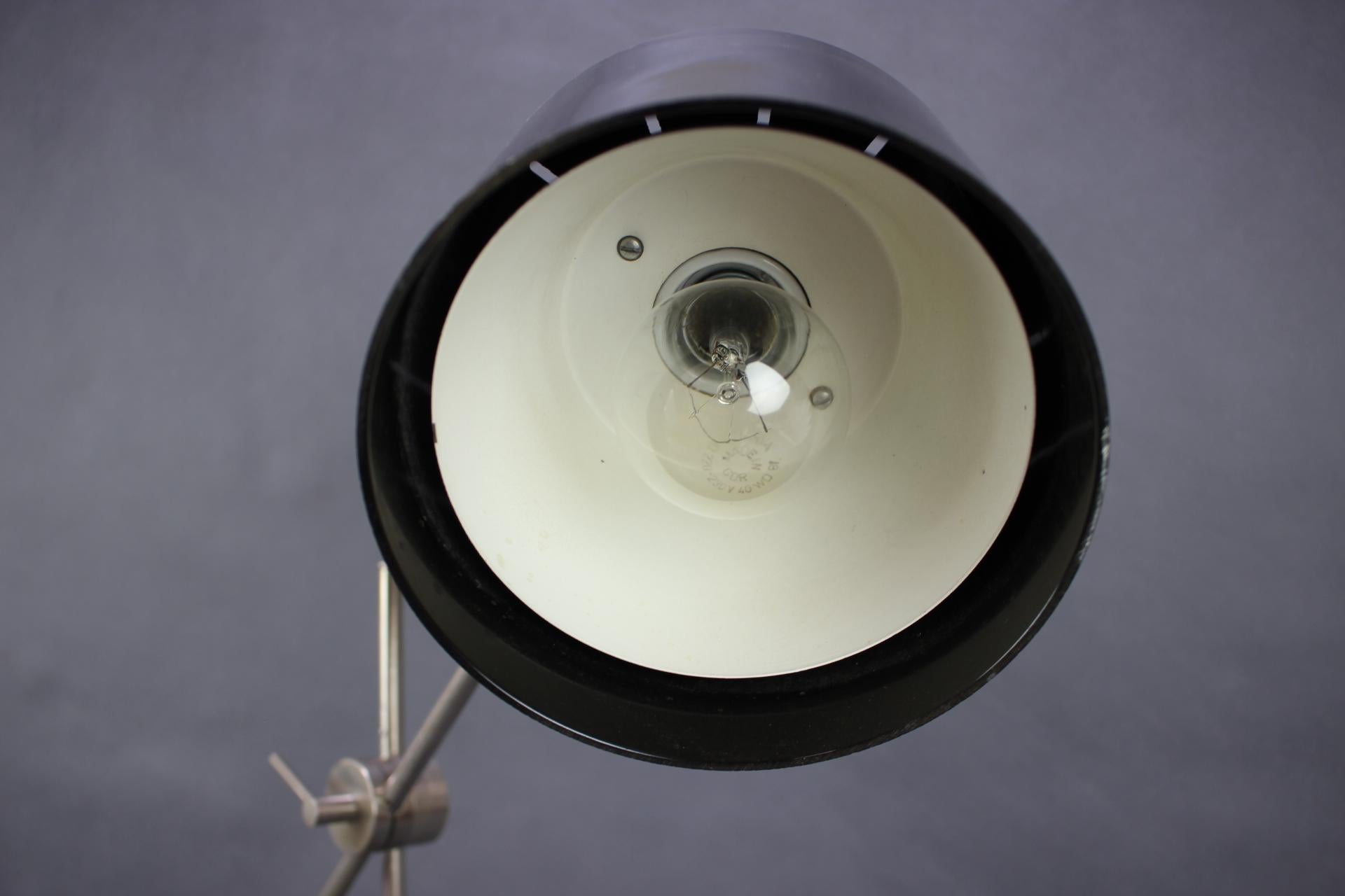 Adjustable Black Bakelite Industrial Table Lamp / Czechoslovakia, 1970s In Good Condition For Sale In Praha, CZ