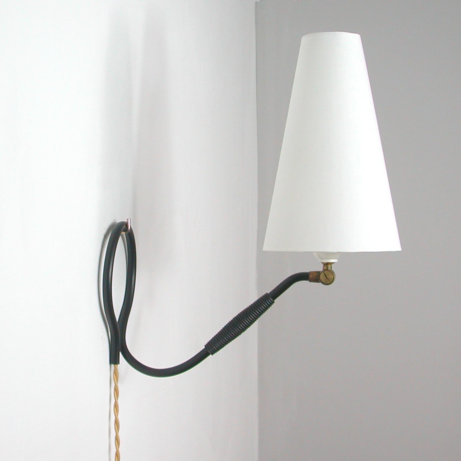 Adjustable Black Brass and Bakelite Wall or Table Lamp 306 by Kaare Klint, 1950s For Sale 1