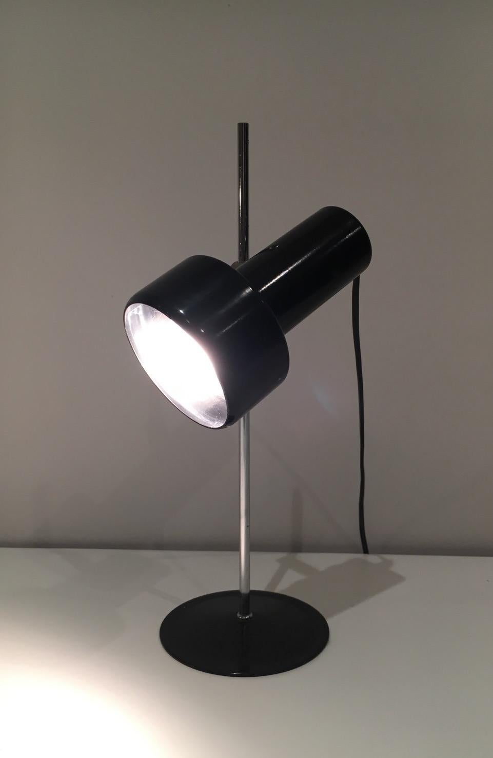 Lampe de bureau réglable en laque noire et chrome. Œuvres françaises, vers 1970 en vente 3