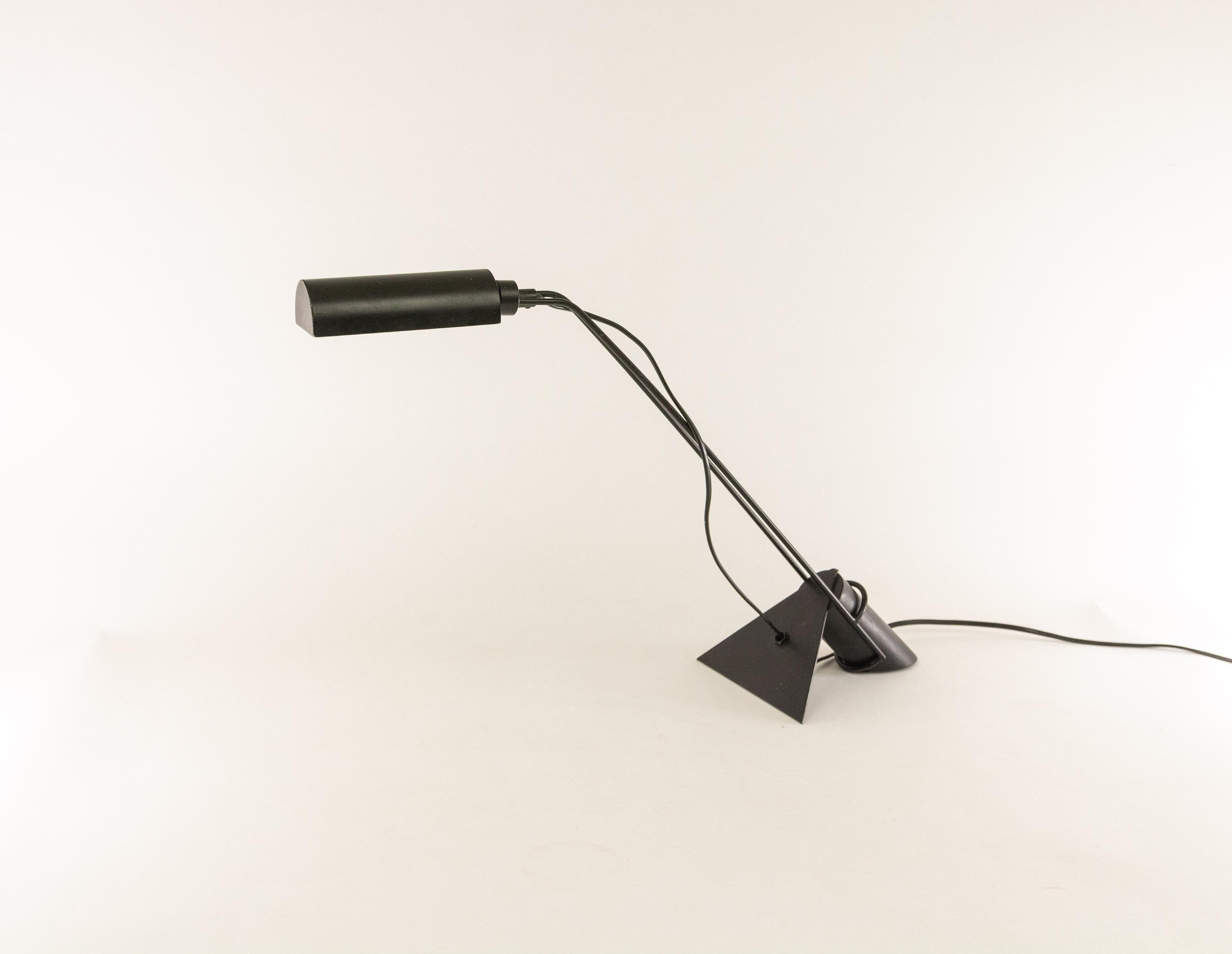 Mid-Century Modern Lampe de bureau réglable en métal noir d'Italie, années 1970 en vente