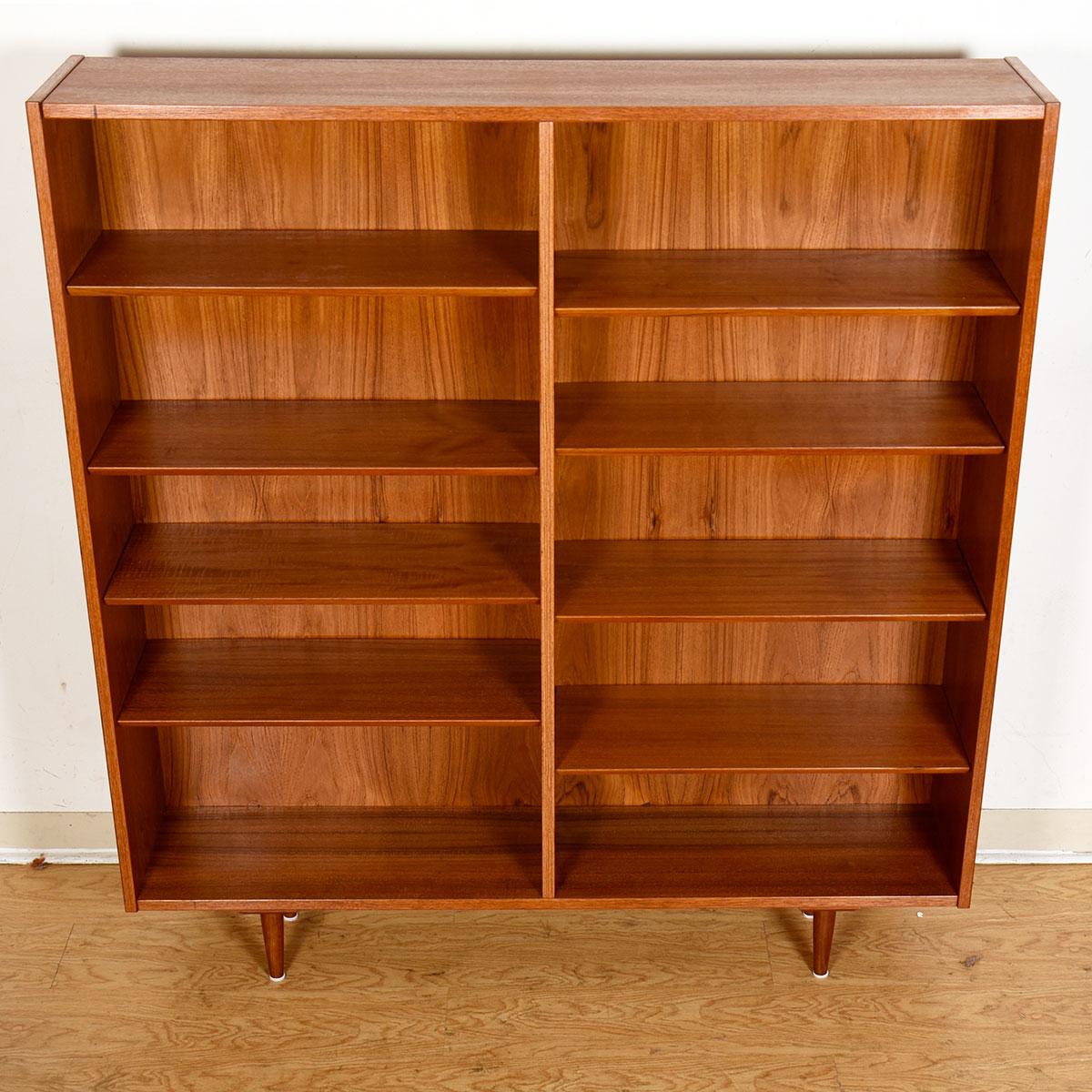 Mid-Century Modern Adjustable Bookcase in Danish Modern Walnut For Sale