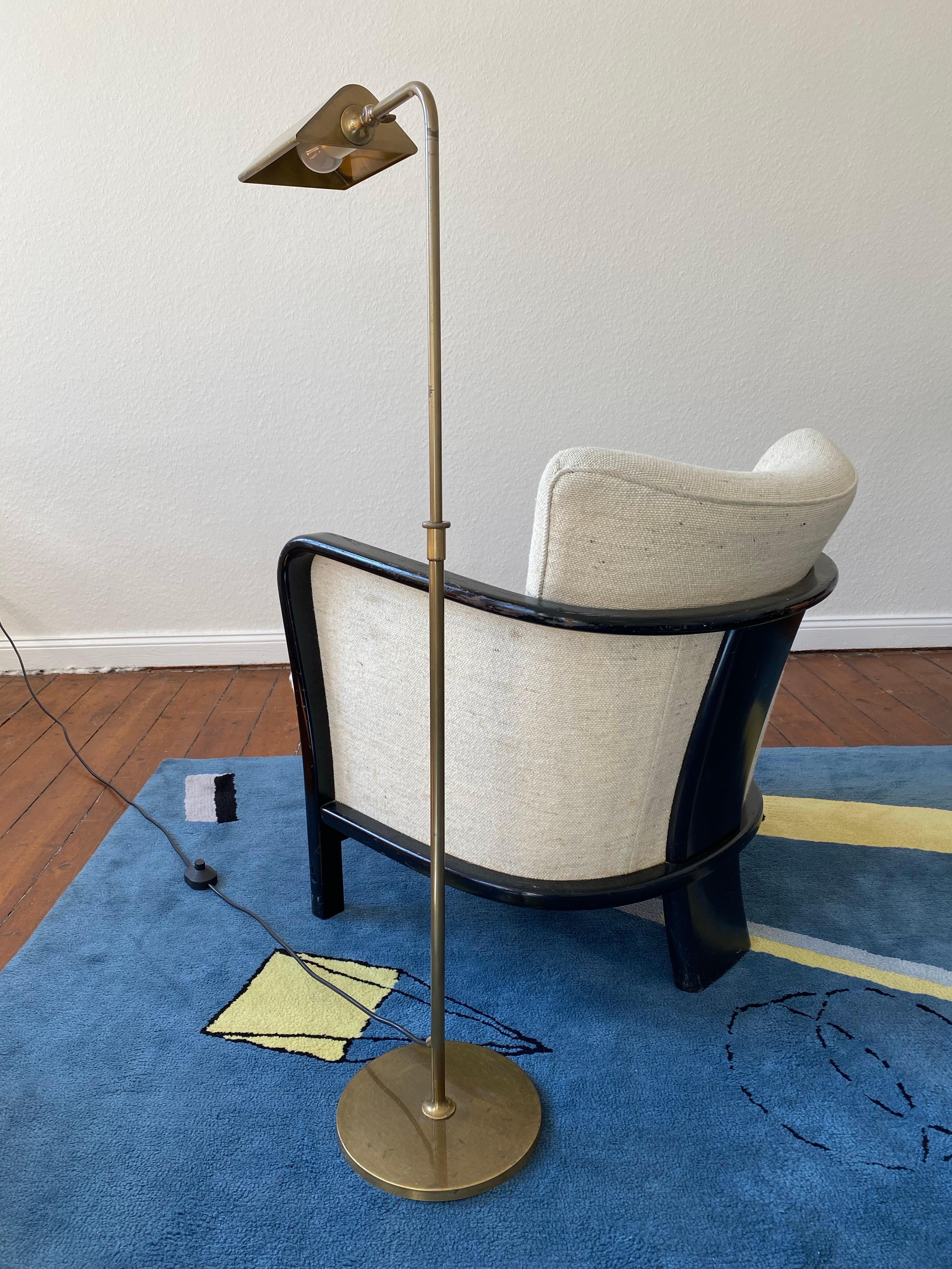 Lampadaire de lecture réglable en laiton Cervantes de Florian Schulz, années 1970 en vente 2