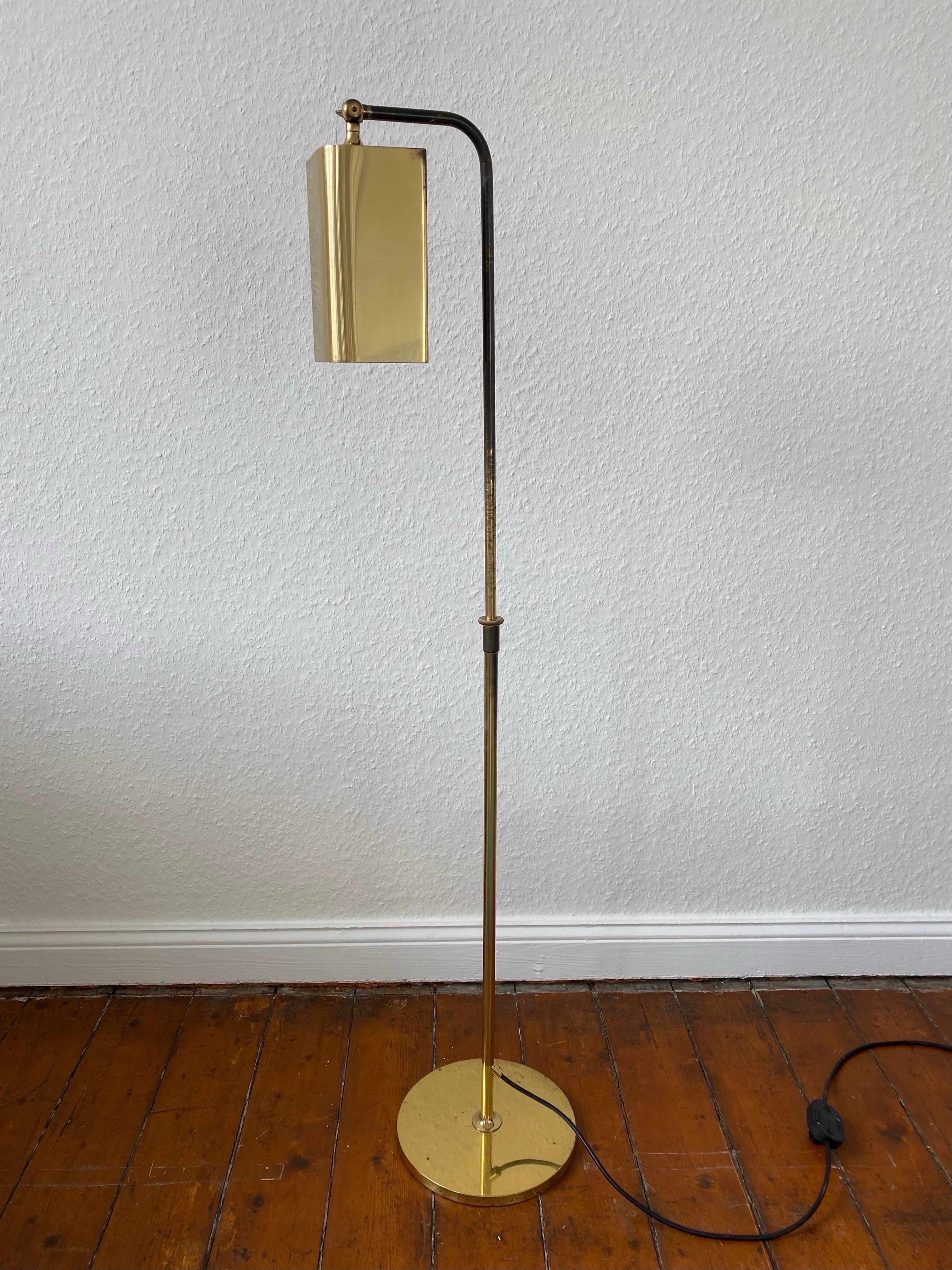 Adjustable Brass 1970s Reading Floor Lamp Cervantes by Florian Schulz In Good Condition In Halle, DE