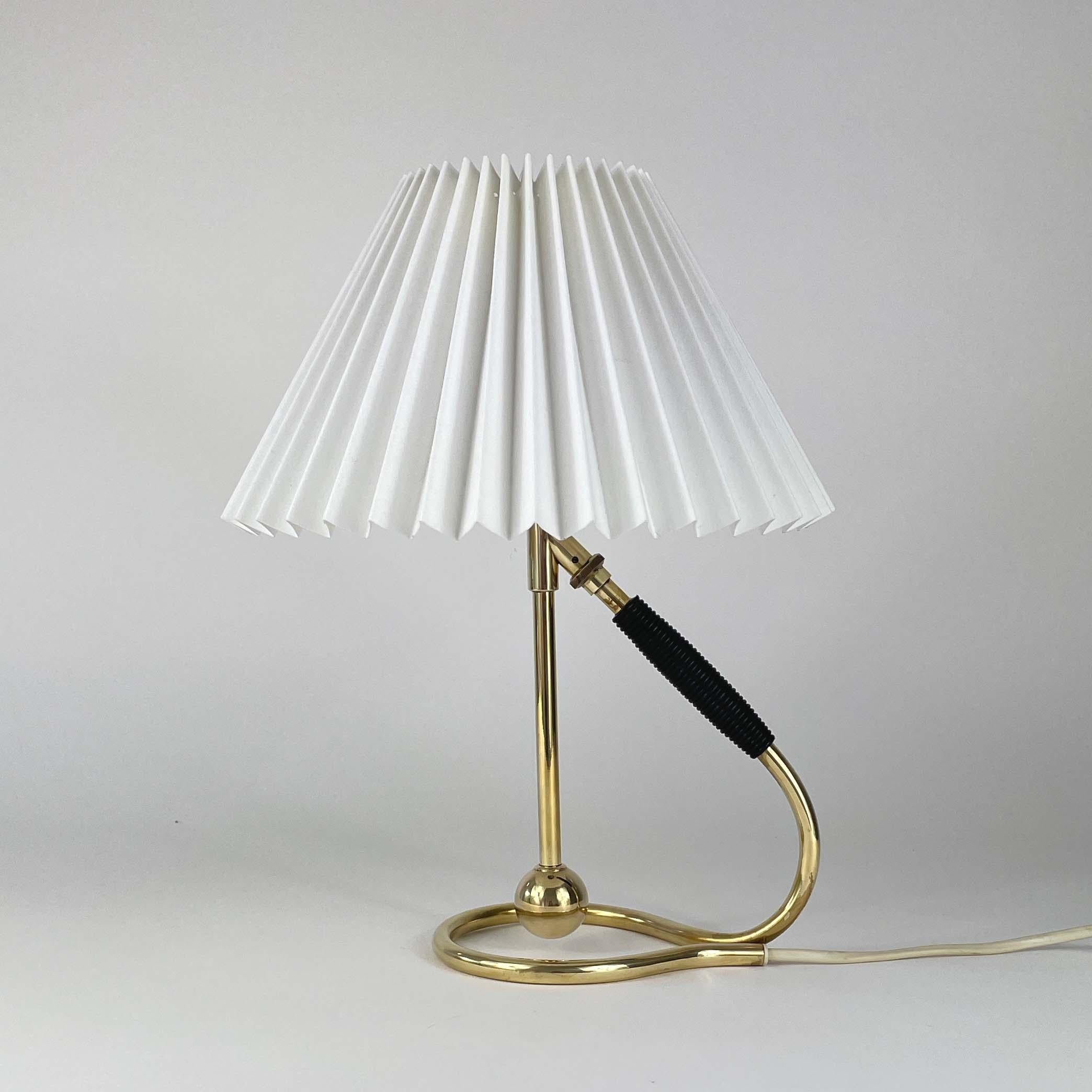 Adjustable Brass and Bakelite Wall and Table Lamp 306 by Kaare Klint, 1950s For Sale 4