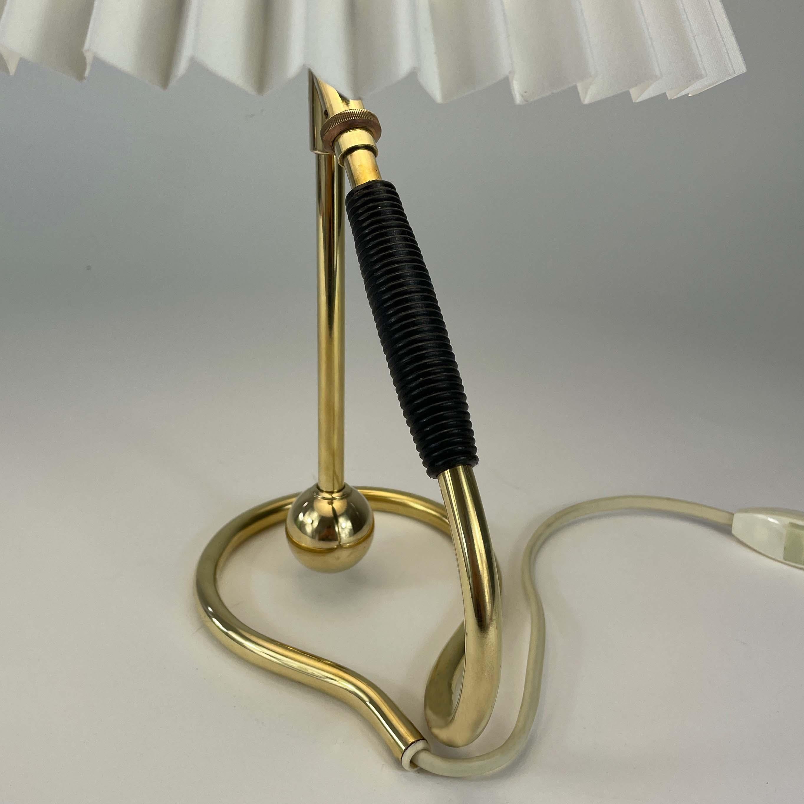 Adjustable Brass and Bakelite Wall and Table Lamp 306 by Kaare Klint, 1950s For Sale 8