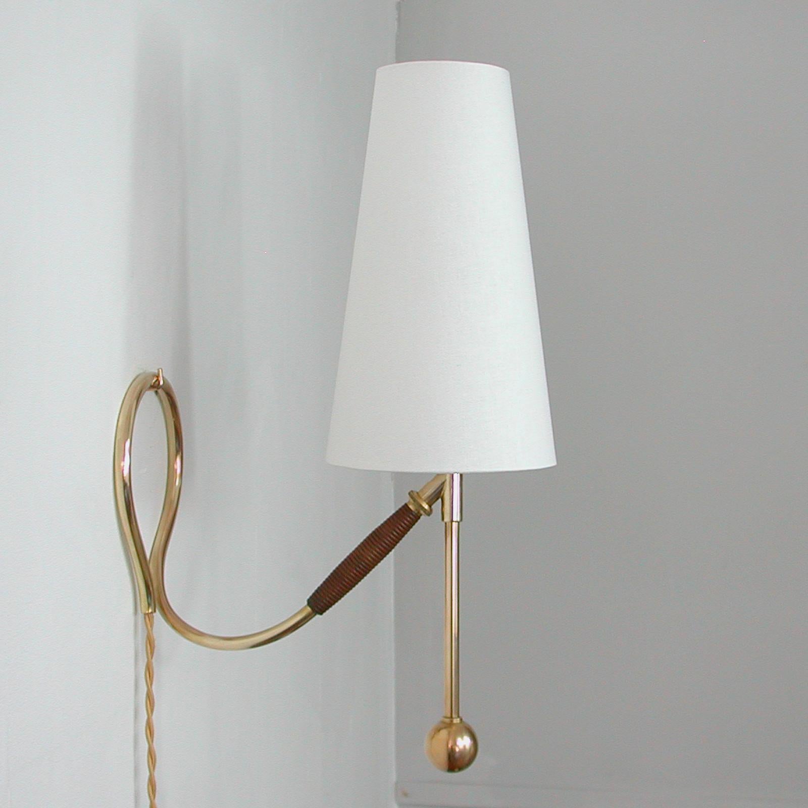 Mid-Century Modern Adjustable Brass and Bakelite Wall and Table Lamp 306 by Kaare Klint, 1950s