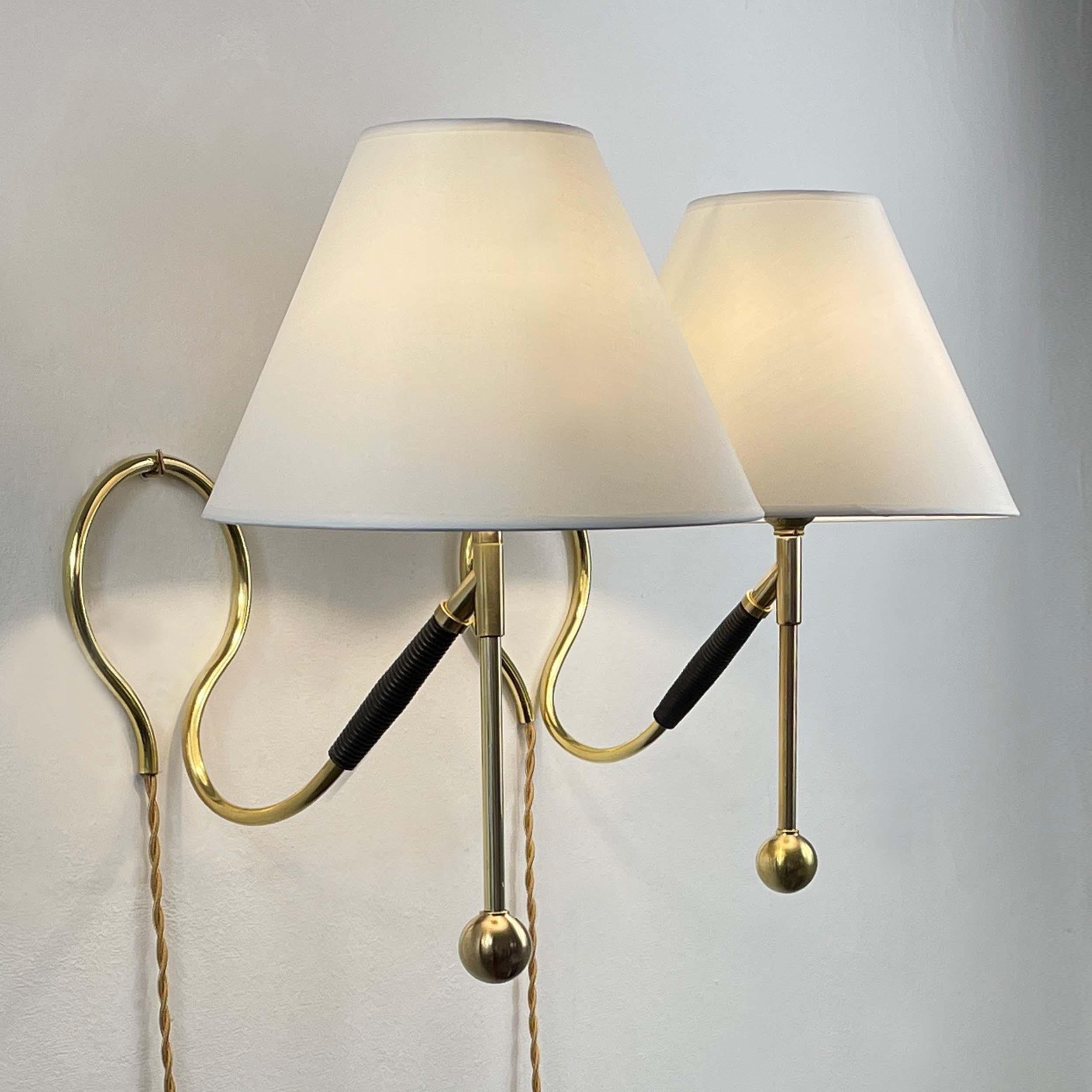 Adjustable Brass and Bakelite Wall and Table Lights 306 by Kaare Klint, 1950s For Sale 5