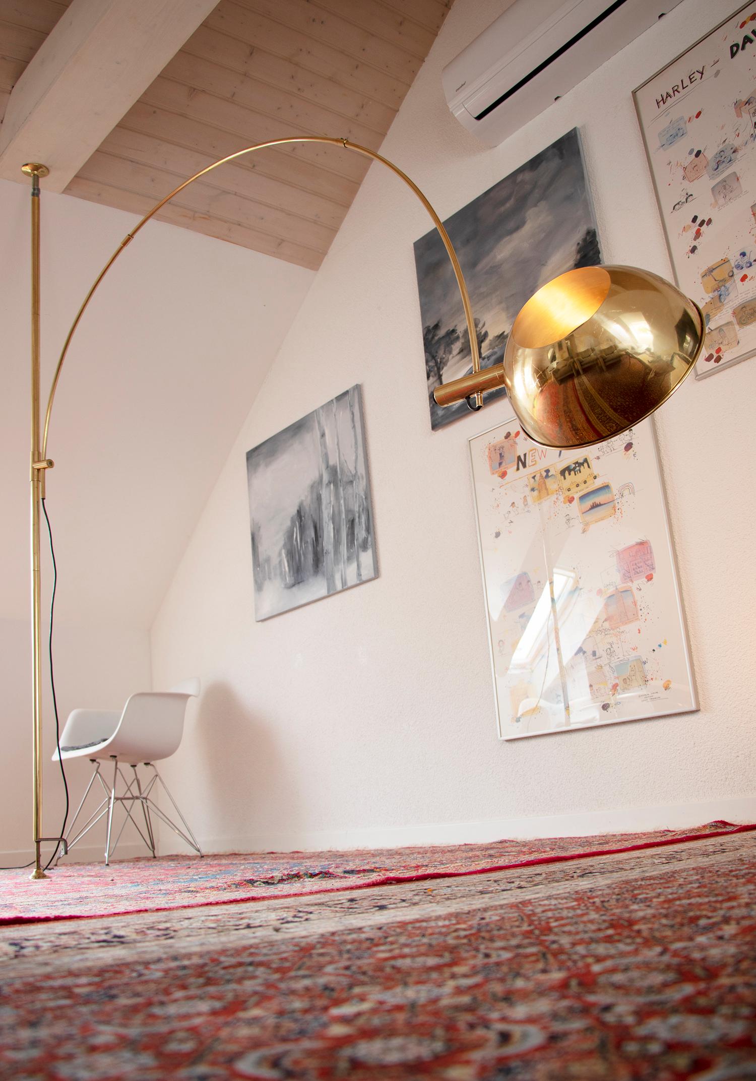 
Adjustable floor-to-ceiling polished brass light by Florian Schulz / Licht und Objekt made in Germany in the 1960-70s. Made for the eternity! 

The lamp is well-constructed and of extremely high quality (made in Germany) and, despite series