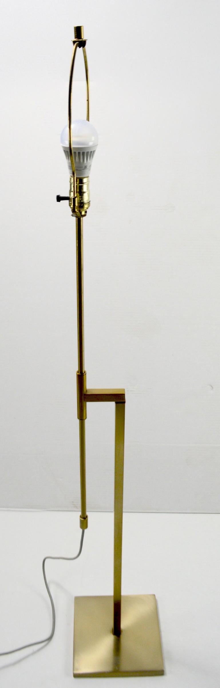 Adjustable Brass Floor Lamp by Laurel In Good Condition In New York, NY