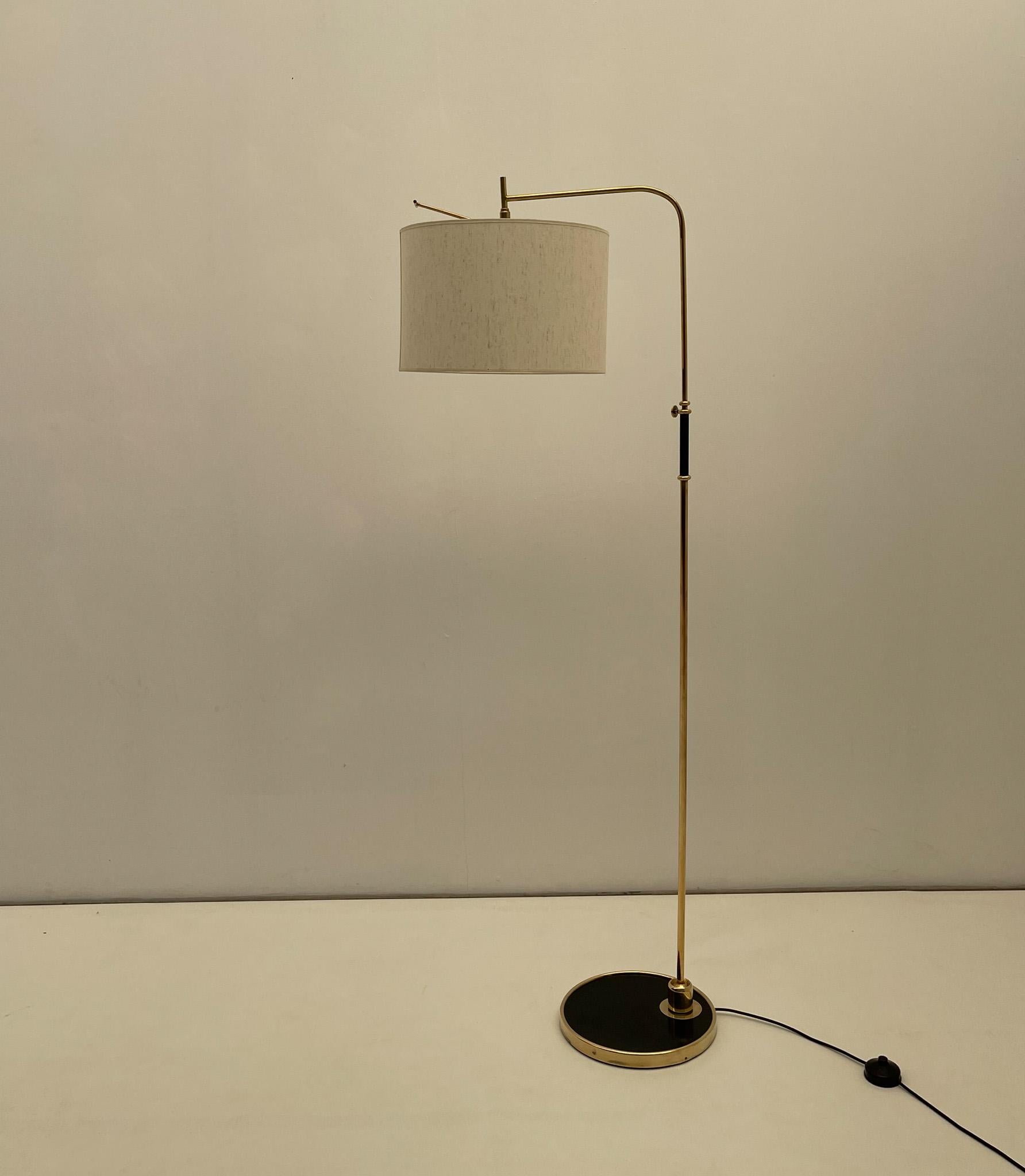 Verstellbare Stehlampe aus Messing, Frankreich, 1970 (Moderne der Mitte des Jahrhunderts) im Angebot