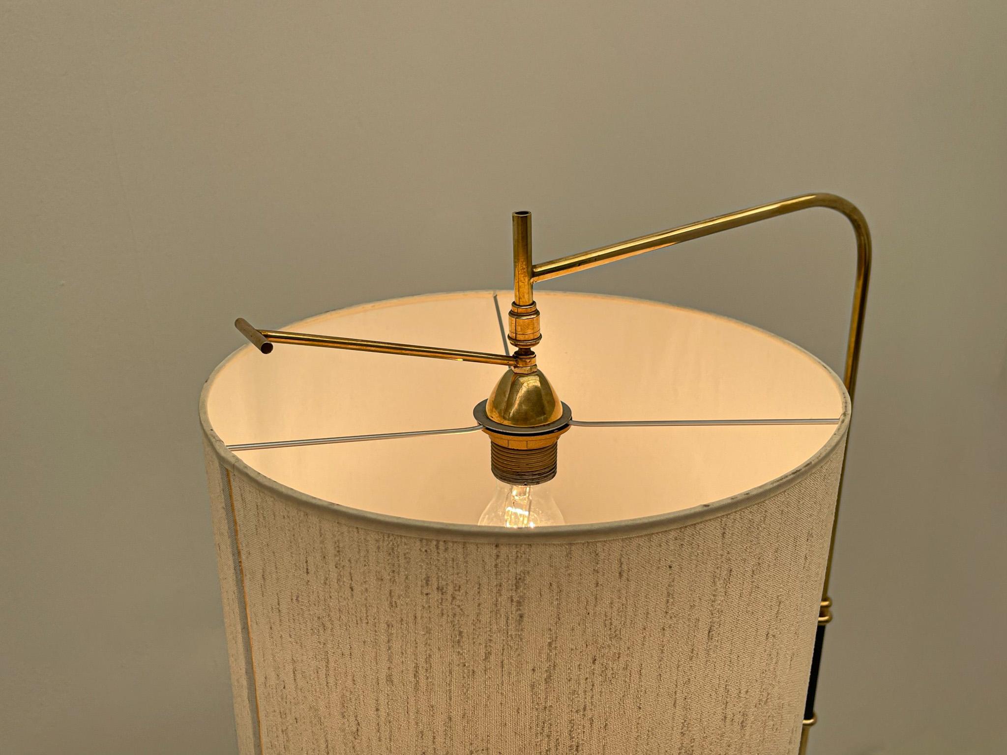 Verstellbare Stehlampe aus Messing, Frankreich, 1970 im Angebot 1