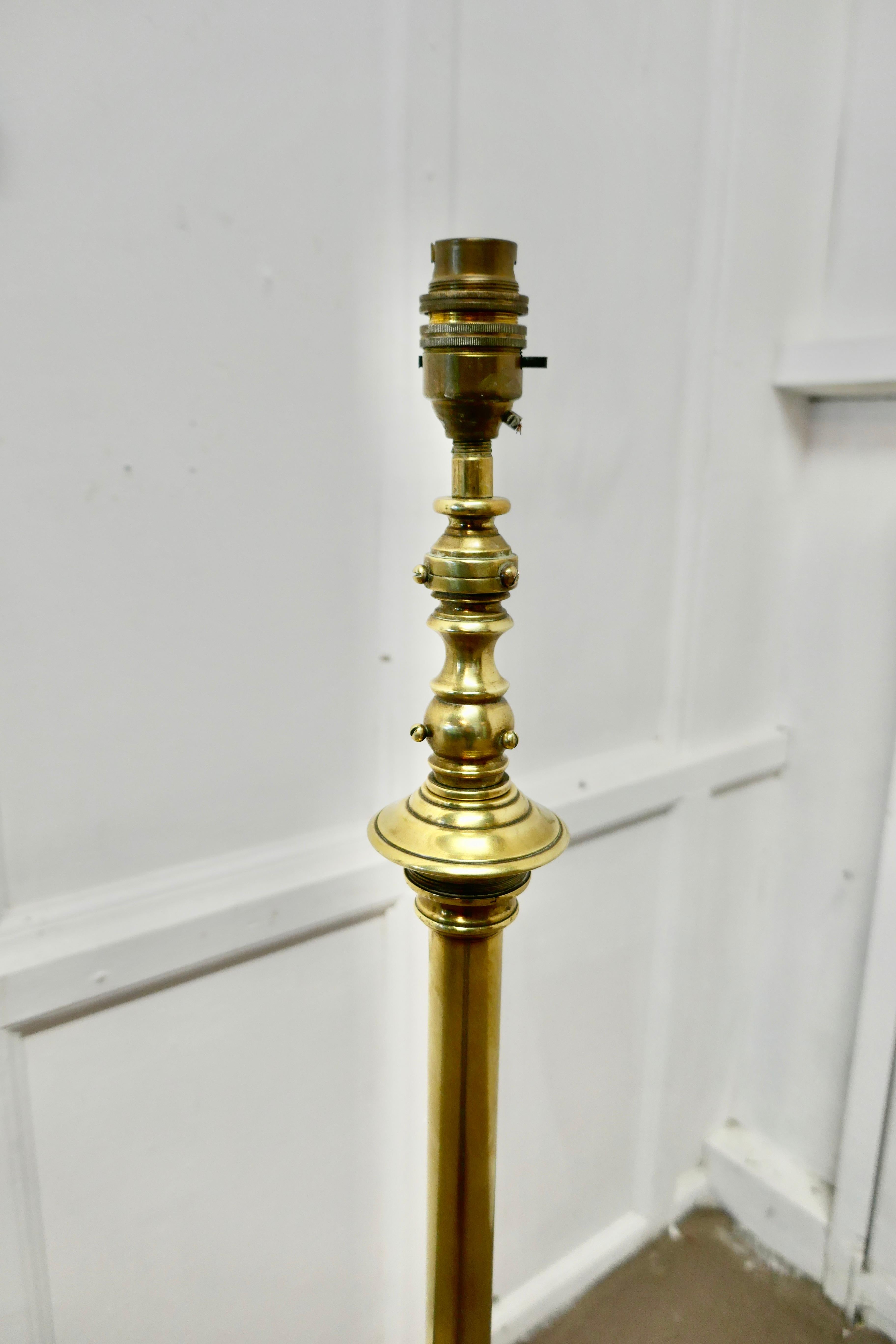 Adjustable Brass Floor Lamp in the Arts & Crafts Style In Good Condition In Chillerton, Isle of Wight