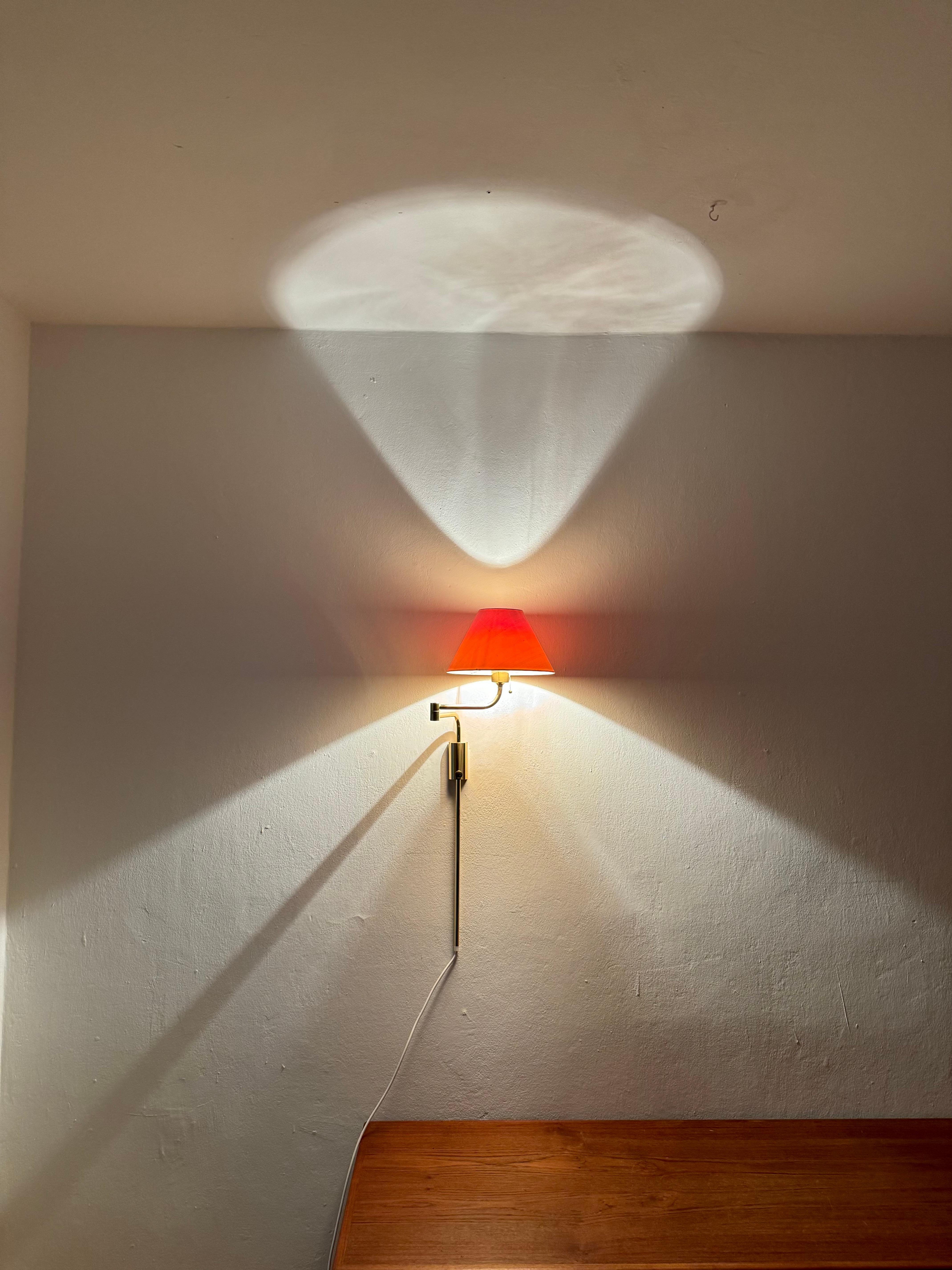 Lampada da parete Lesan regolabile in ottone di Florian Schulz in vendita 3